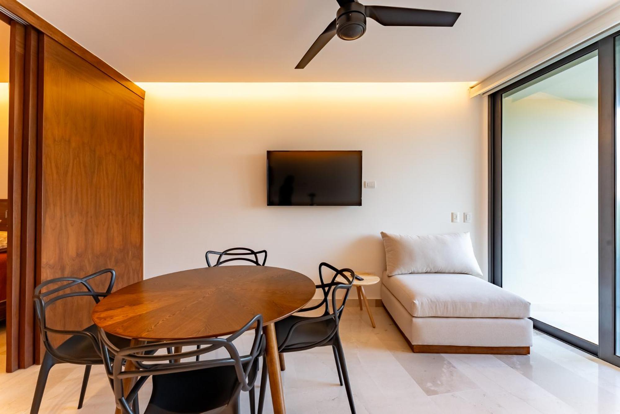 Marila Lux Condo1BR view 3