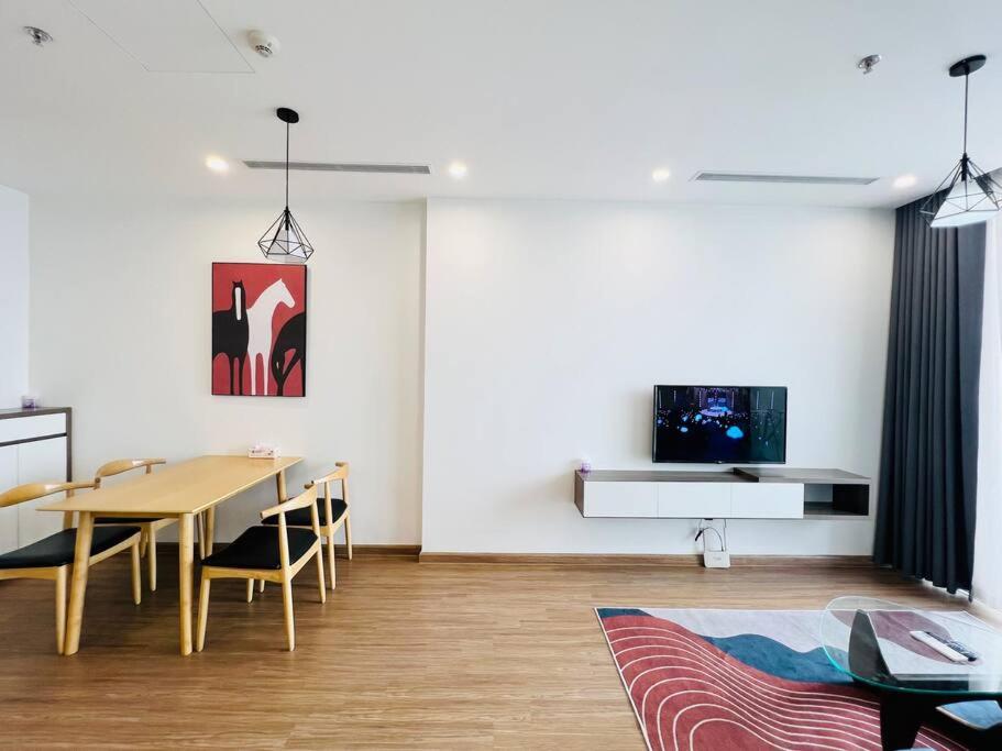 VNRooms - 1BR/ Vinhomes Skylake/ View Korean Town
