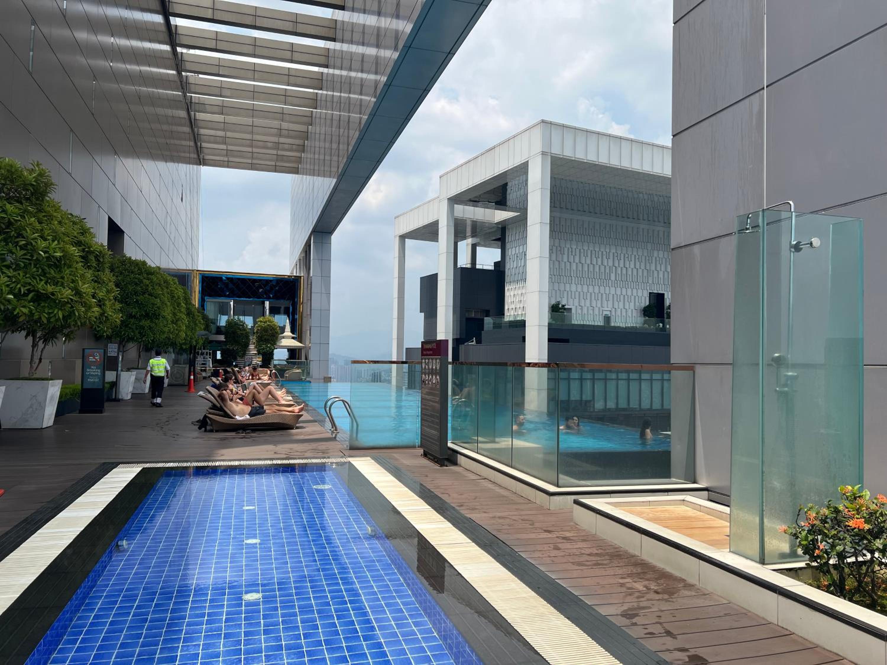Faced Suites by Penguinhome