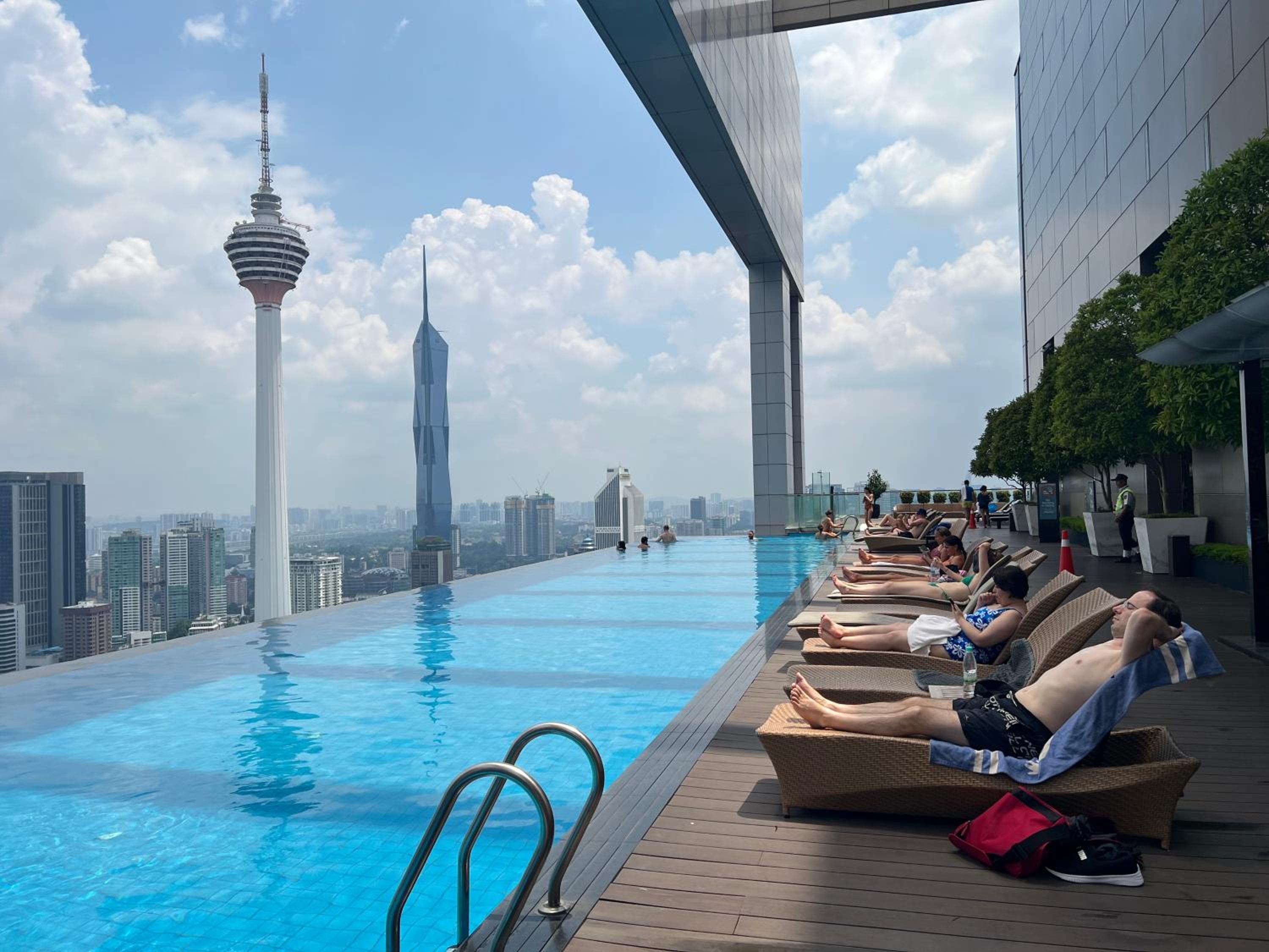 Hotel Faced Suites by Penguinhome - Image 1