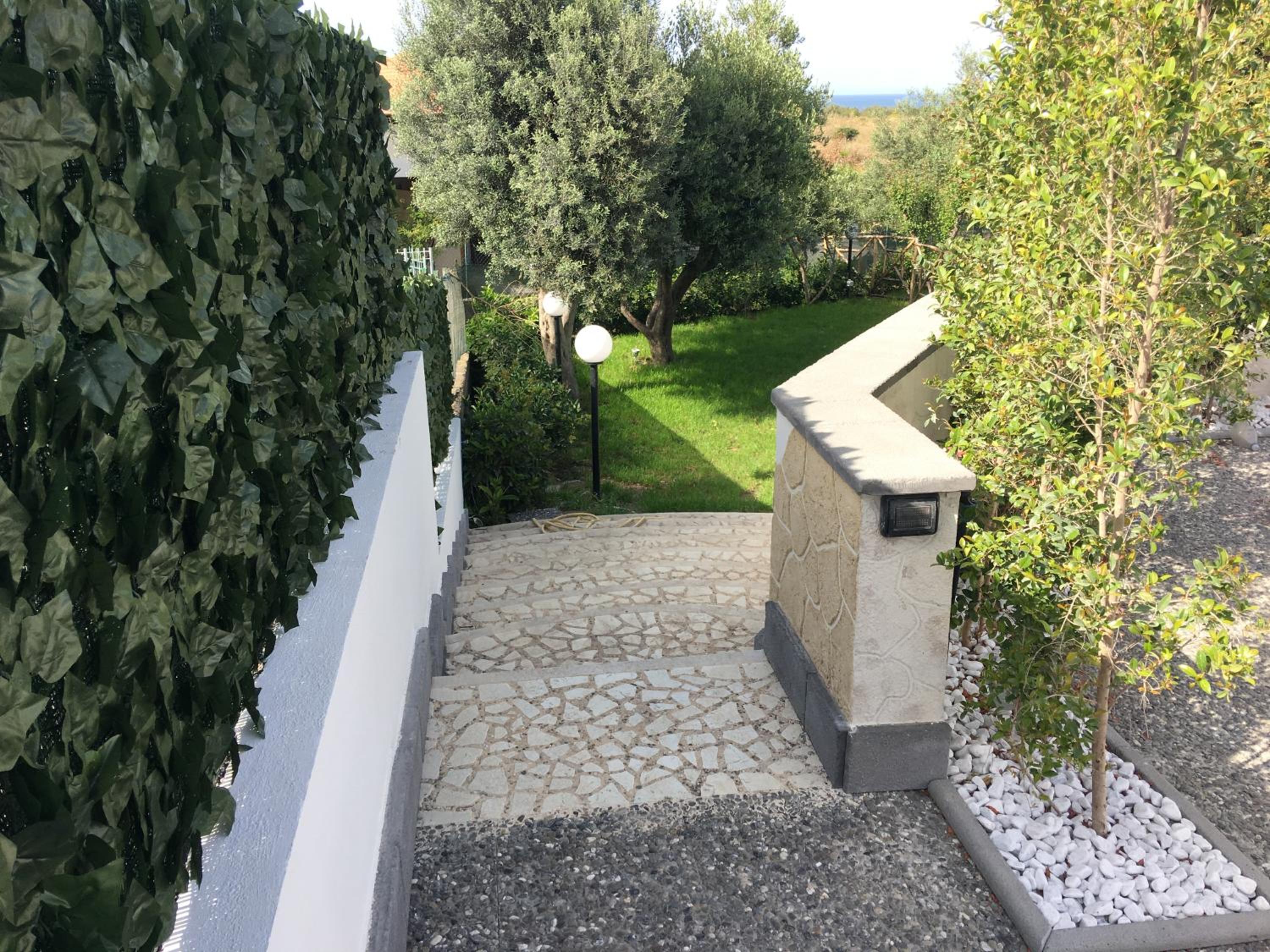 Villa Relax con giardino a Brucoli tra Siracusa e Catania