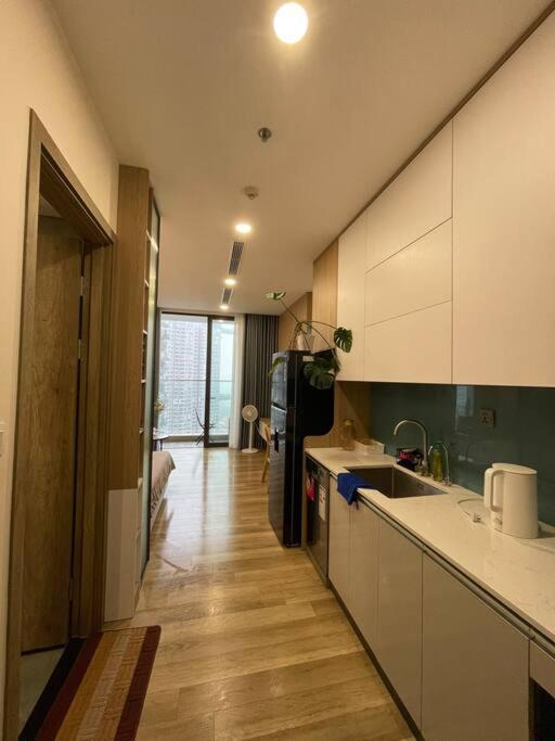Fami Homestay Ecopark-cozy and equipped Studio view 2