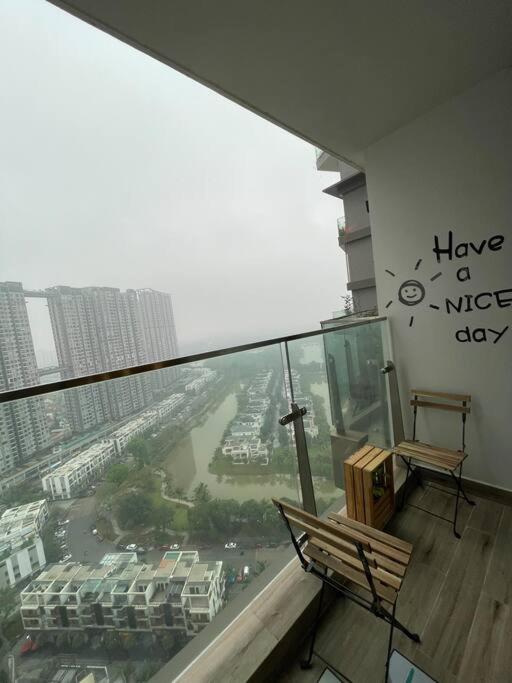 Fami Homestay Ecopark-cozy and equipped Studio view 4