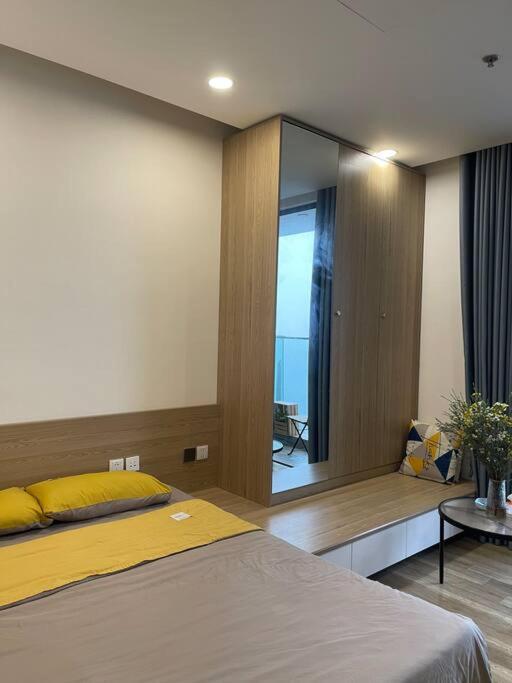 Fami Homestay Ecopark-cozy and equipped Studio view 5