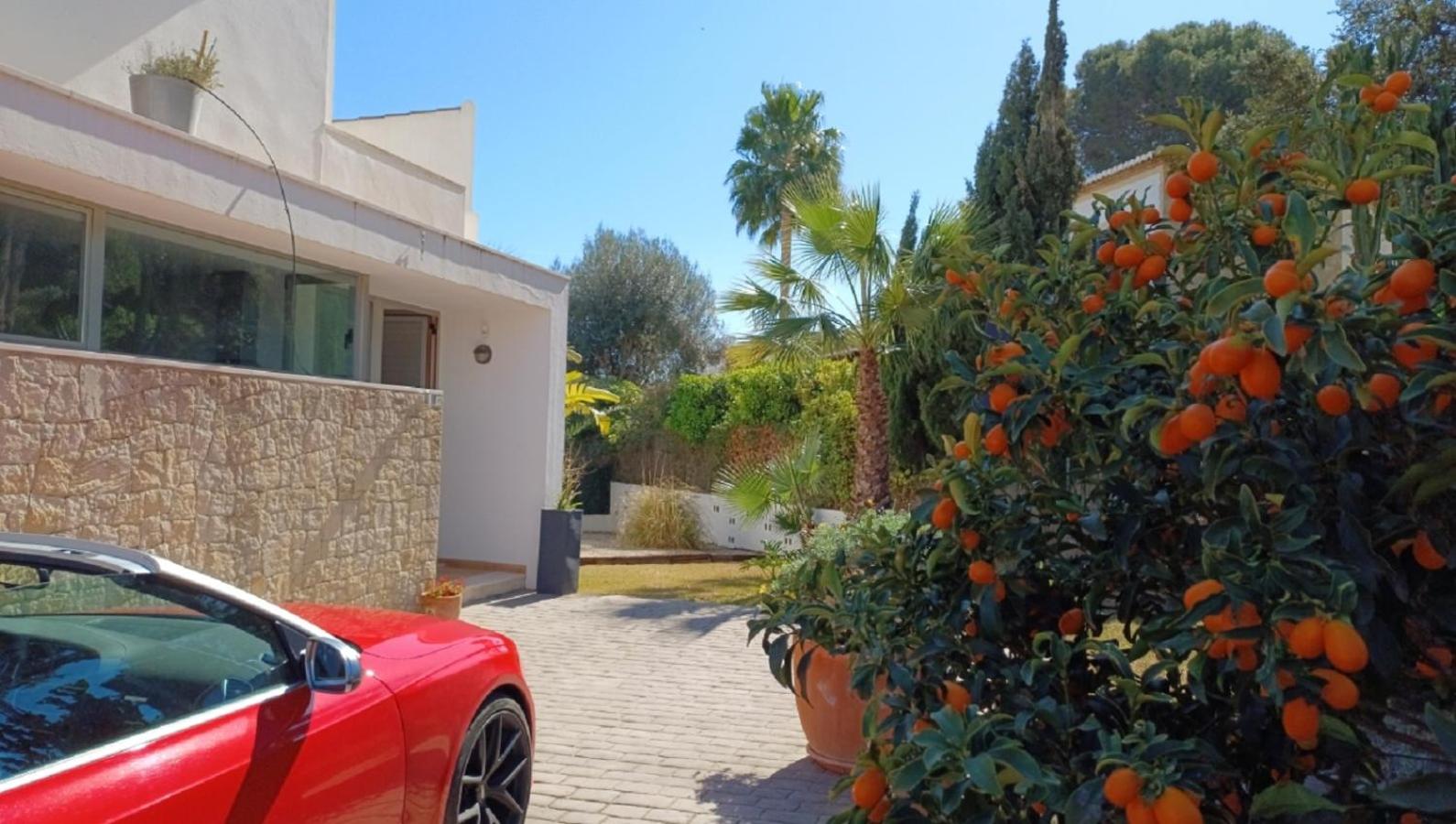 Moderne u. großzügige Villa, Panoramablick und Privatpool, ideal für 2 Familien view 5