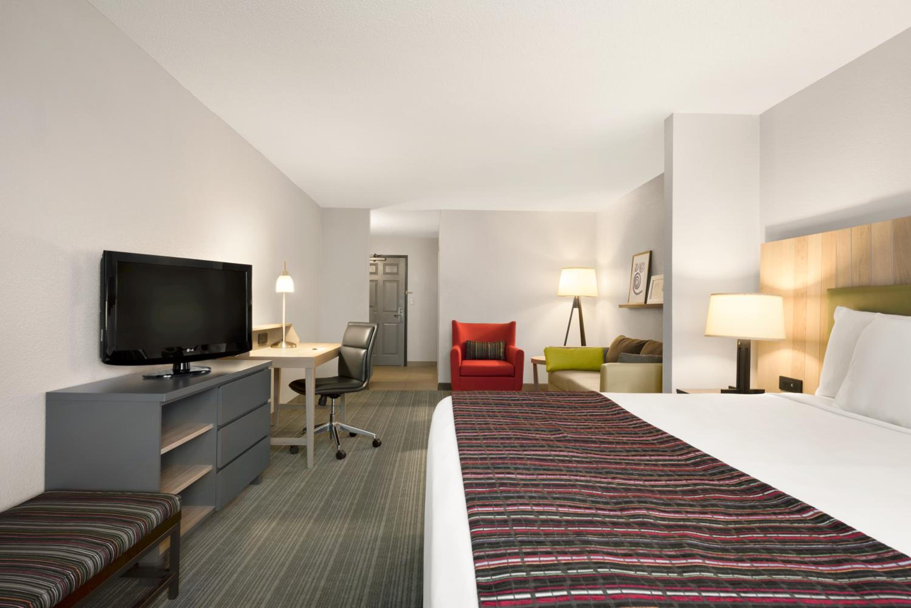 Plymouth Vacations - Country Inn Suites by Radisson, Minneapolis West, MN - Property Image 31