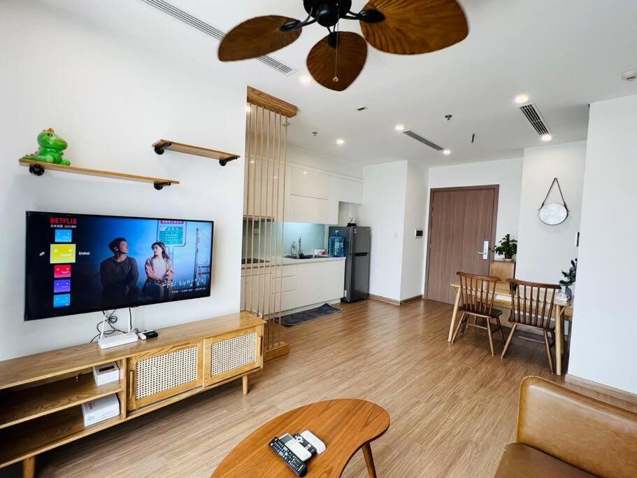 VNRooms - 2BR Vinhomes Skylake/ Tropical Style
