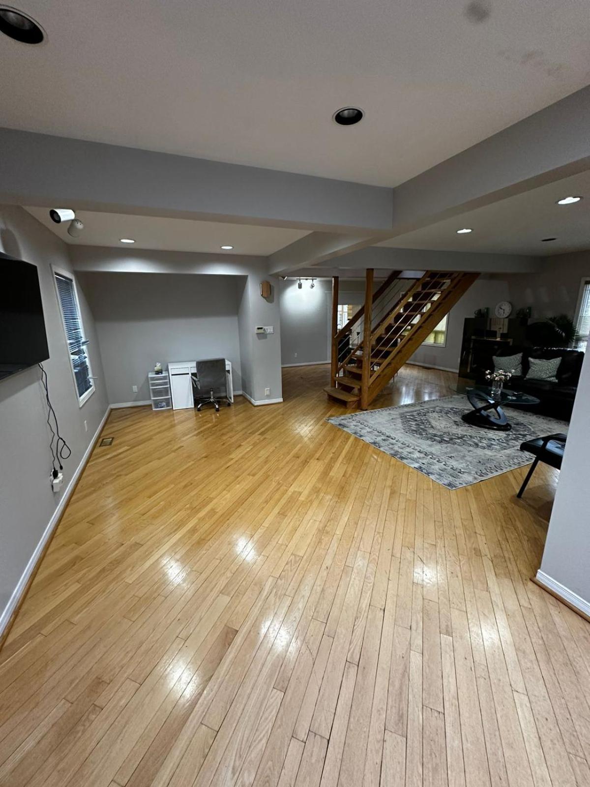 Executive Suite in a Victorian Style Bungalow P4b