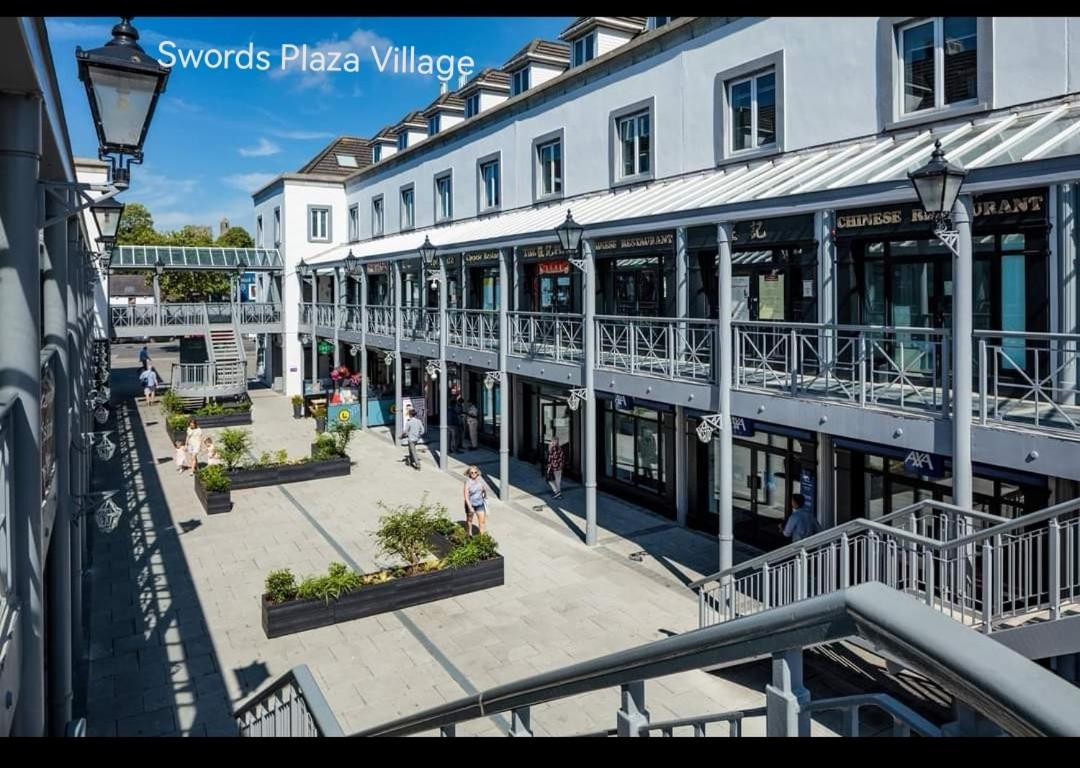 GRAB HOUSE Swords view 5