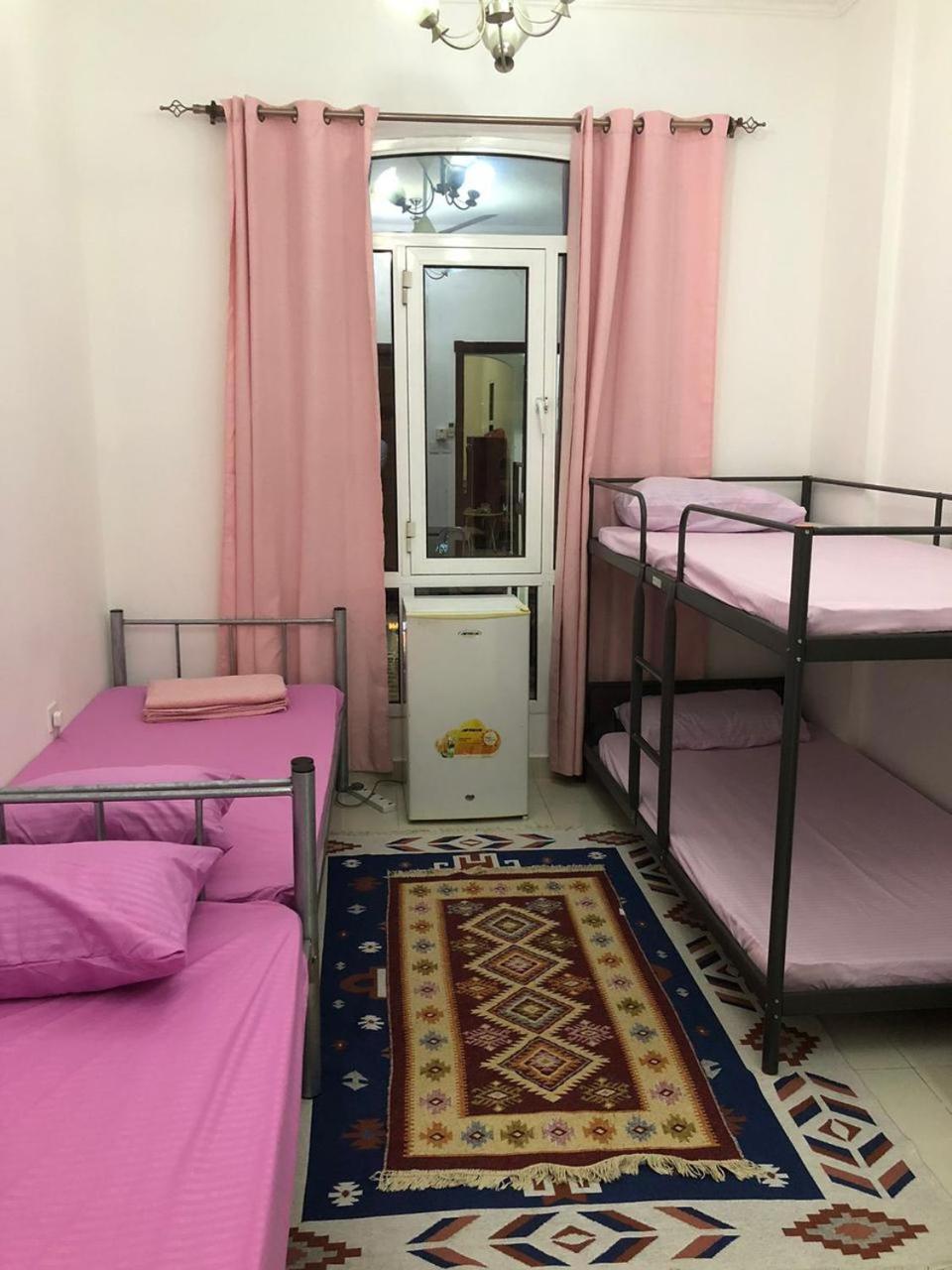 Room center view 4