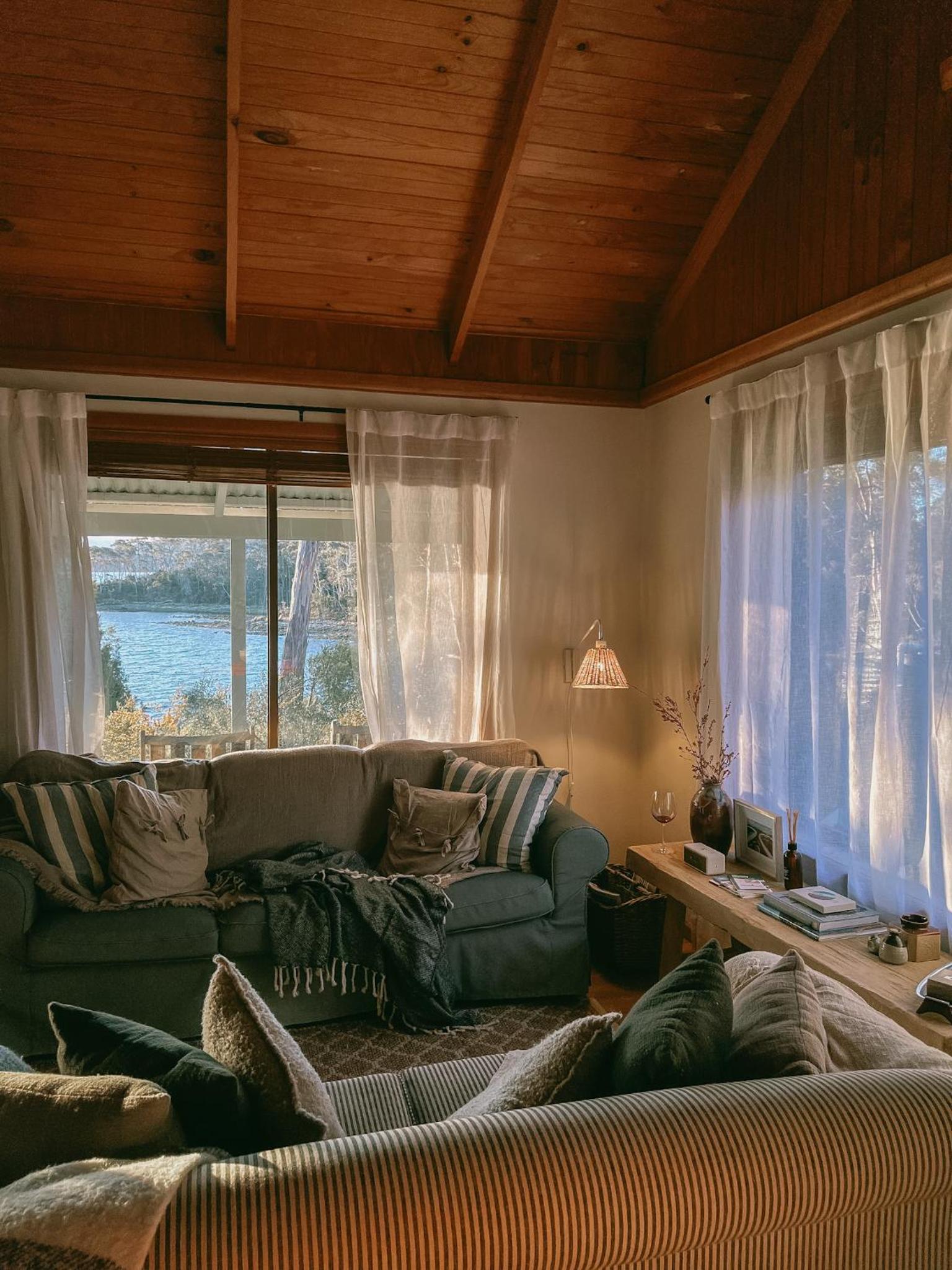 Sunken Sea Shack - waterfront getaway
