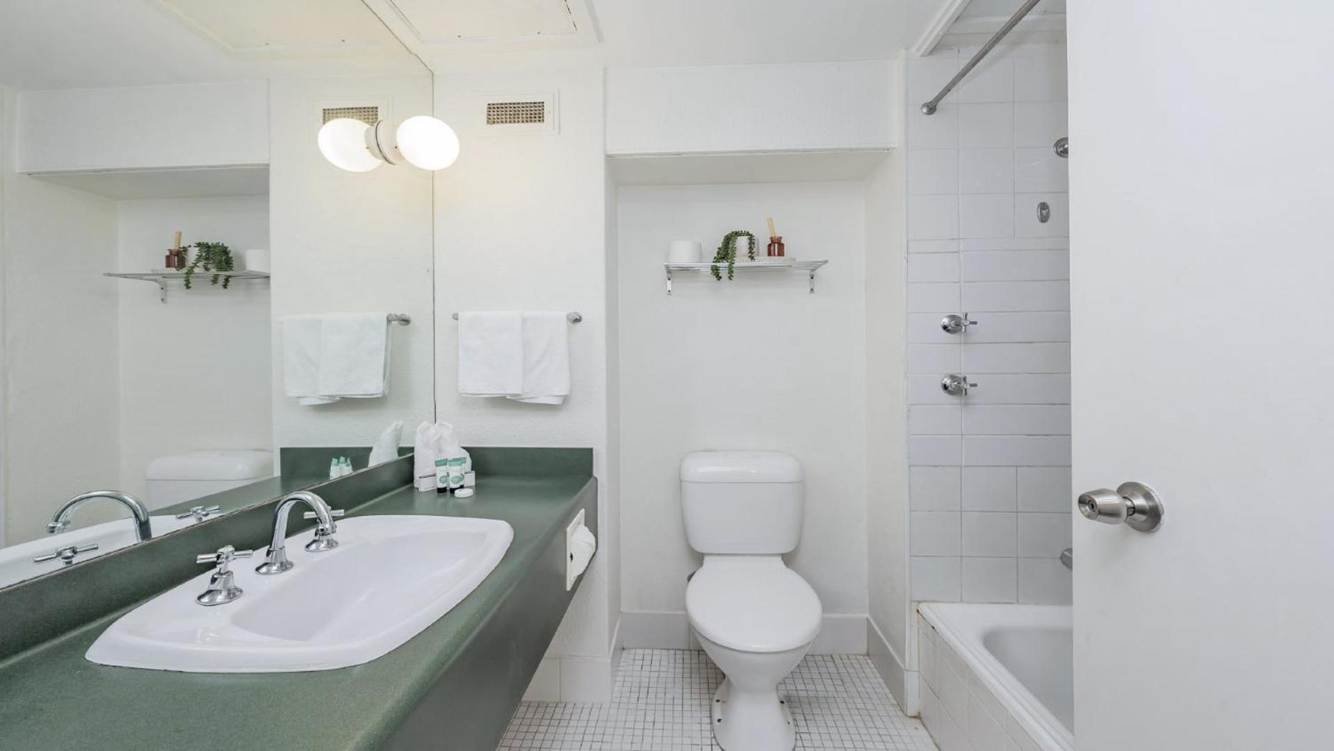 Studio 211 - Seaside Serenity Your Perfect Retreat