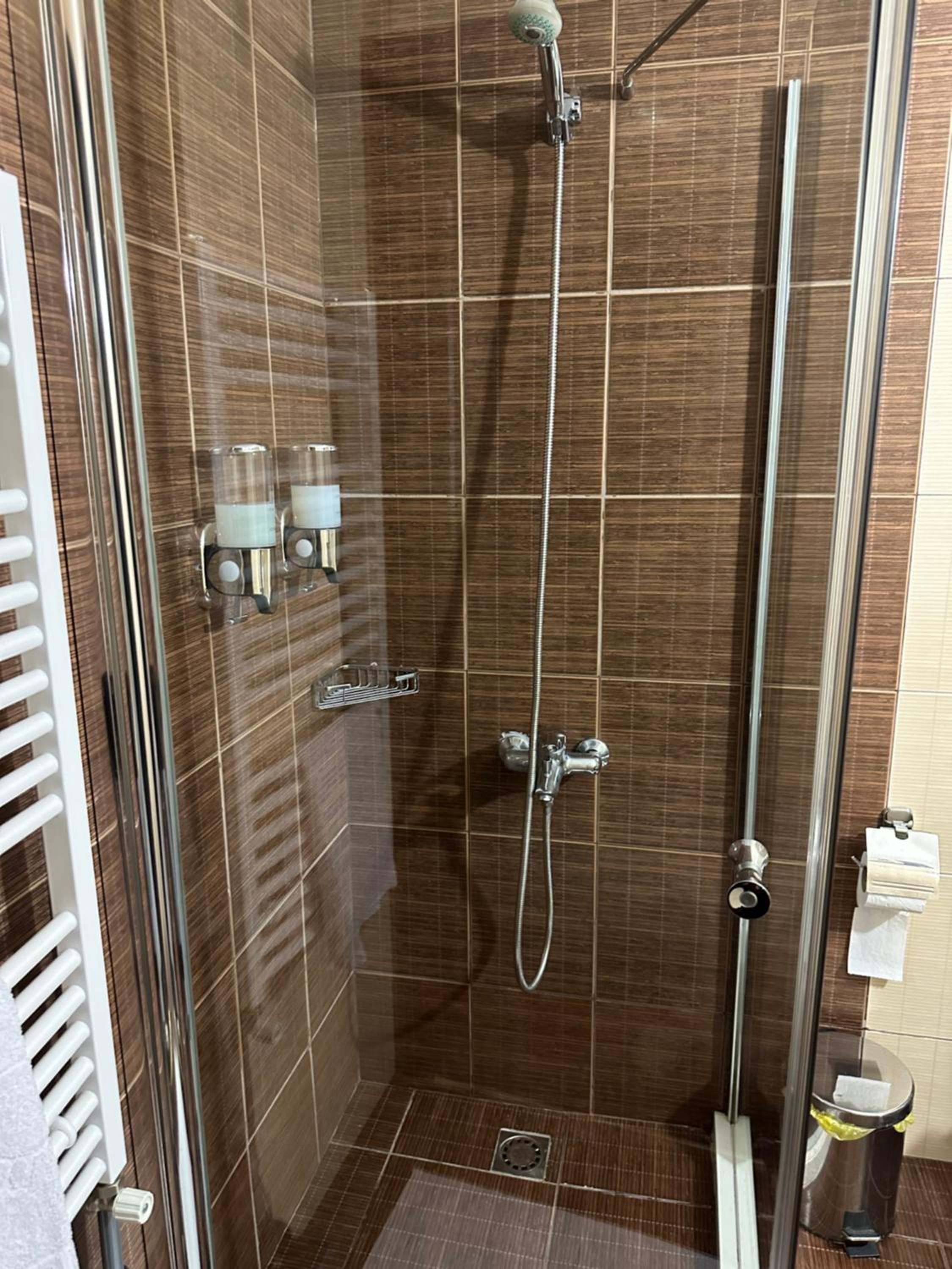 MonarX Suites
