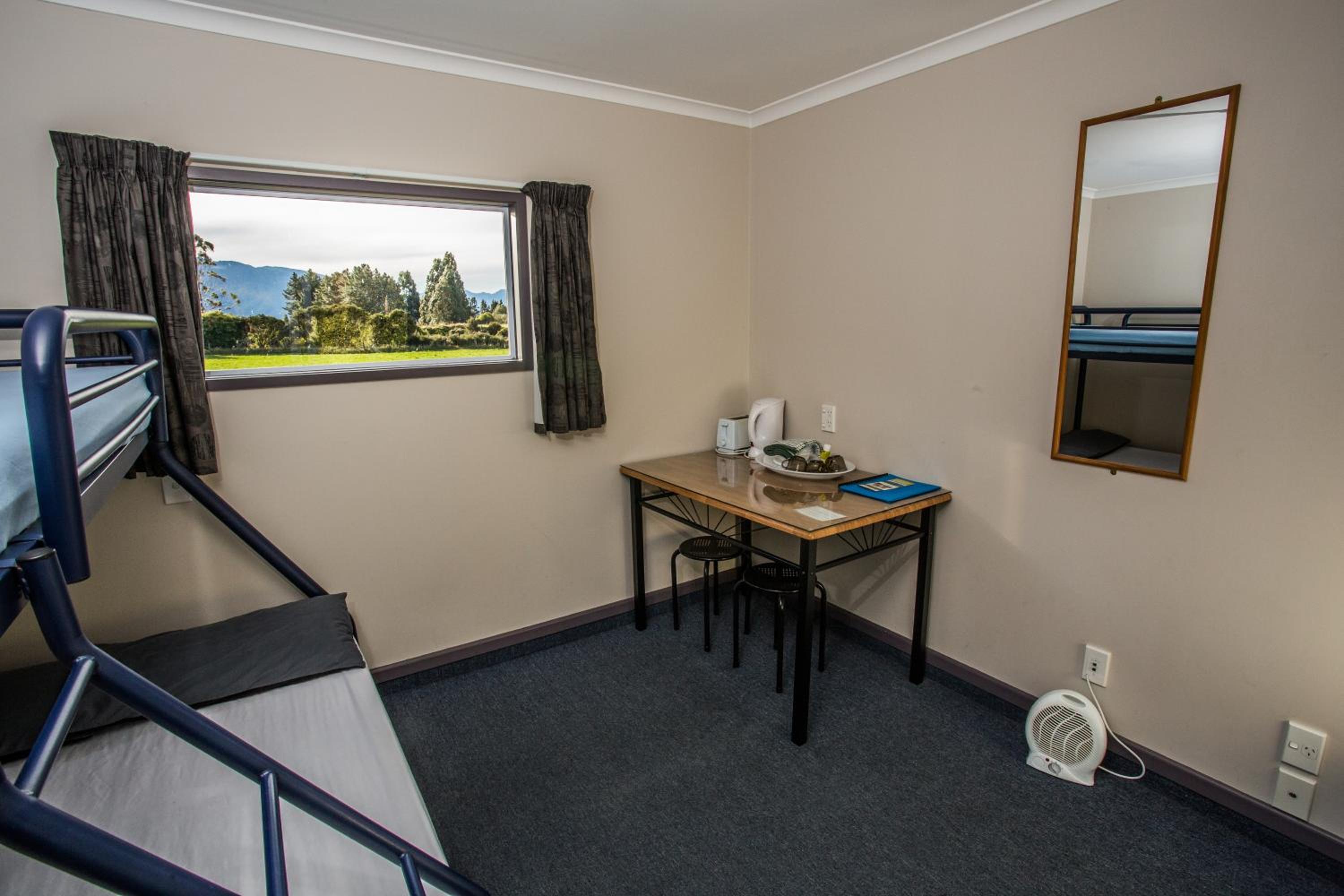 Fiordland Great Views Holiday Park