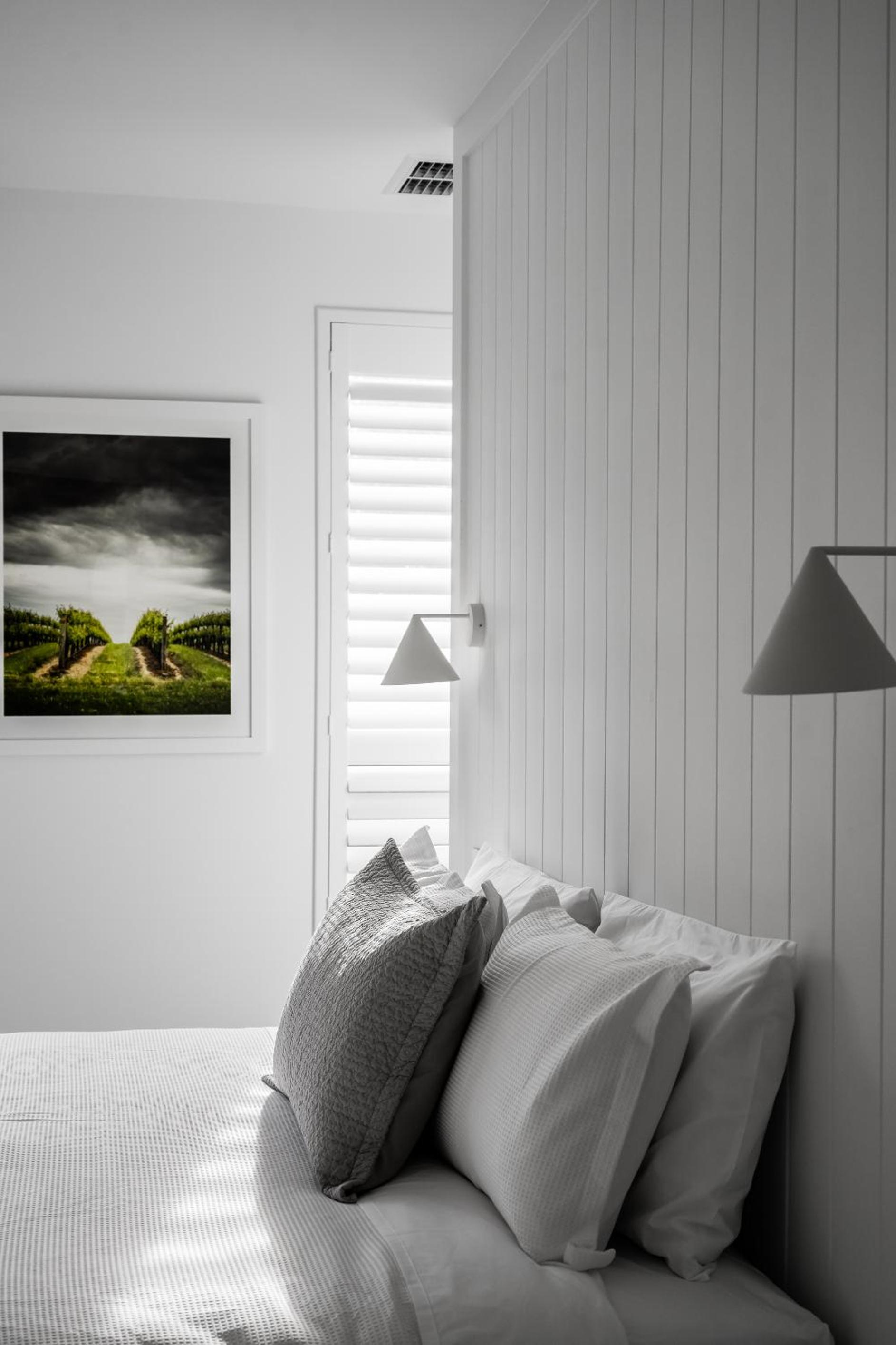 Vale 194 - Luxury Accommodation in McLaren Vale - 5 holiday homes with king size beds