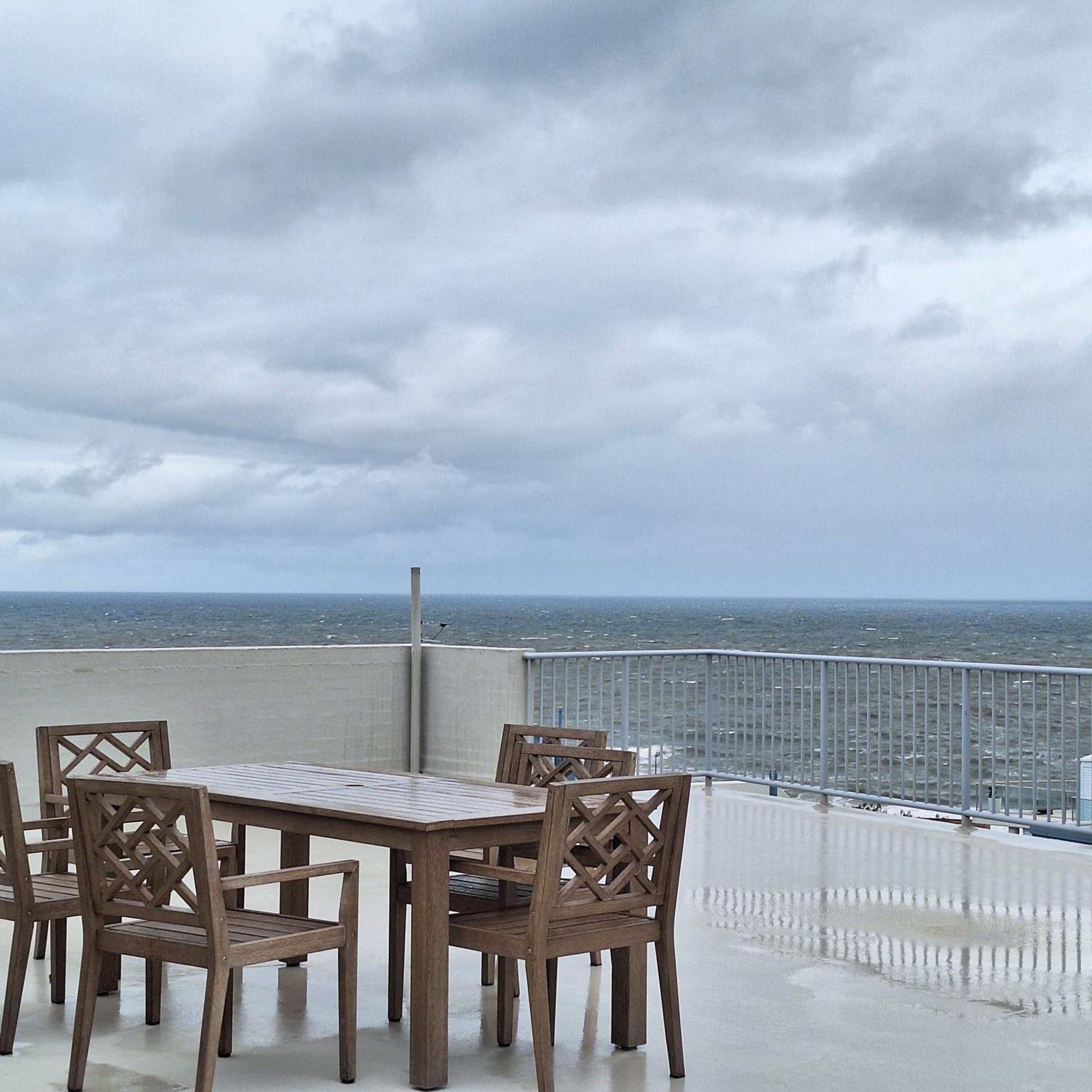 Kings Beachside Escape spacious apartment centrally located