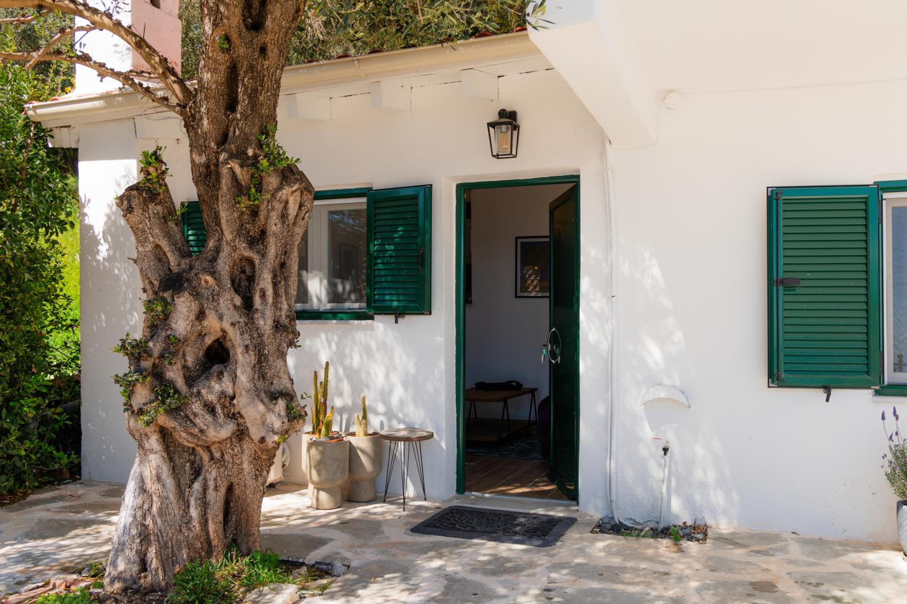 Villa Luminosa by Corfuescapes