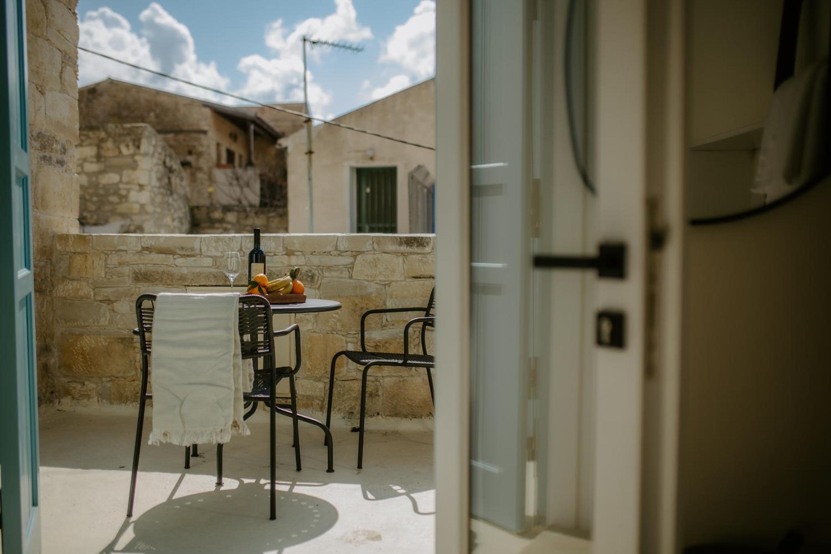 Smaragda's Guest Rooms