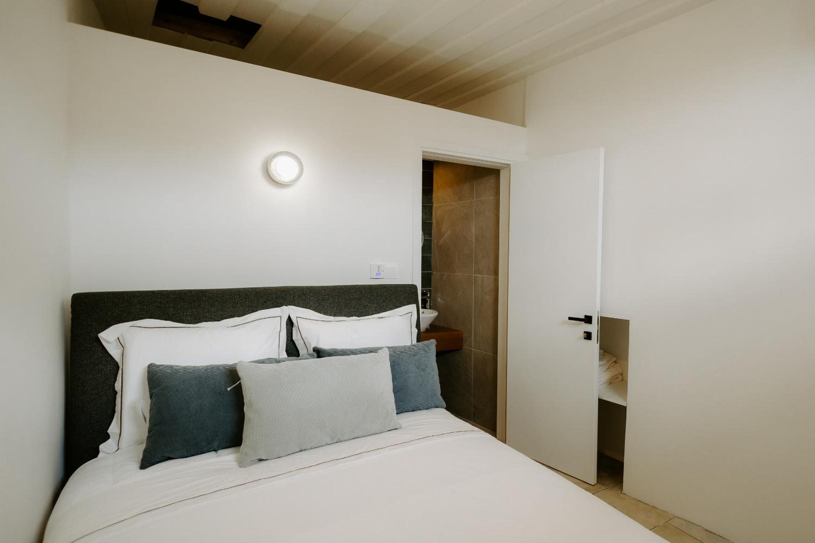 Smaragda's Guest Rooms
