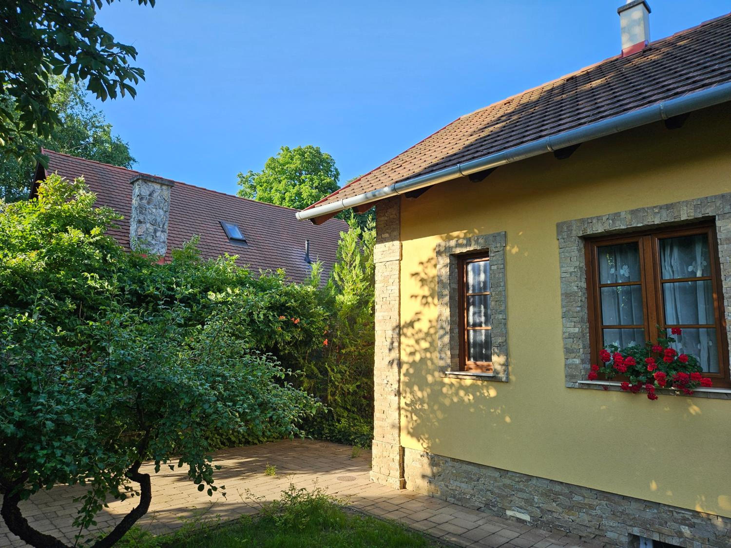 Duzzogó Vendégház Agárd view 4