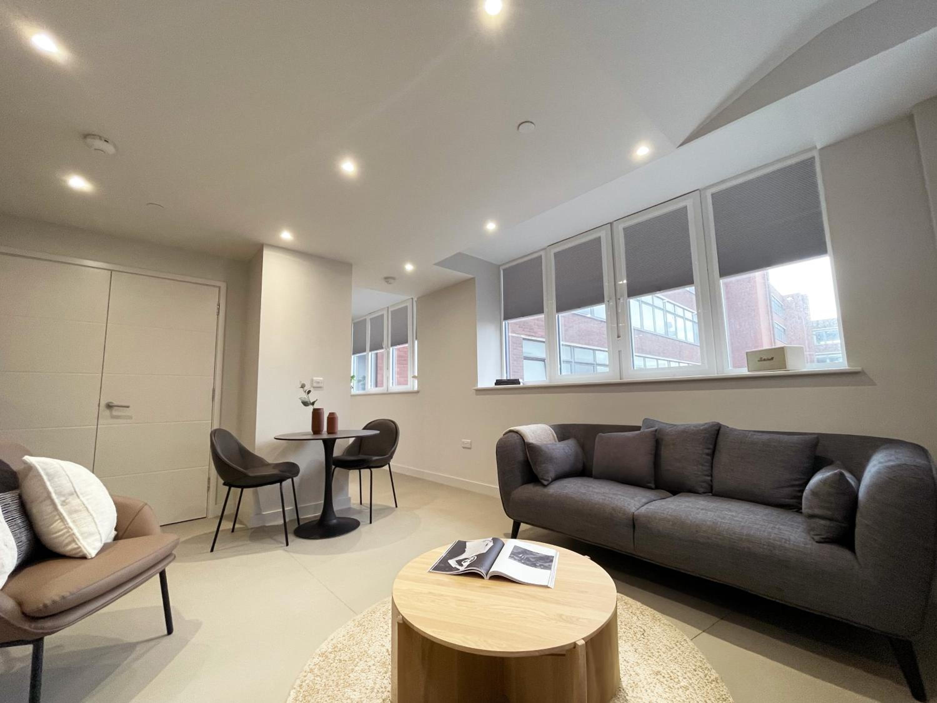 LIVINGWAY Roco