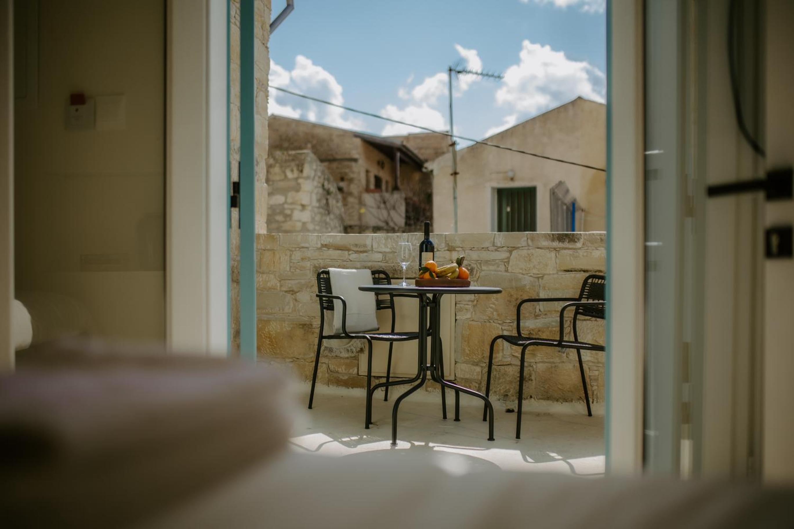 Smaragda's Guest Rooms