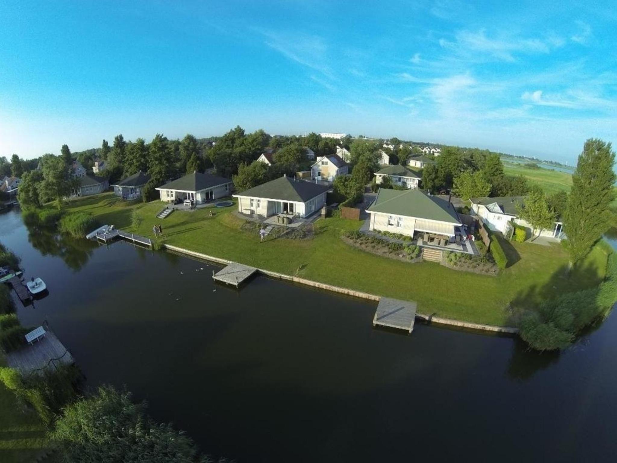 Starvilla in Makkum mit Sauna und schöner Aussicht view 3
