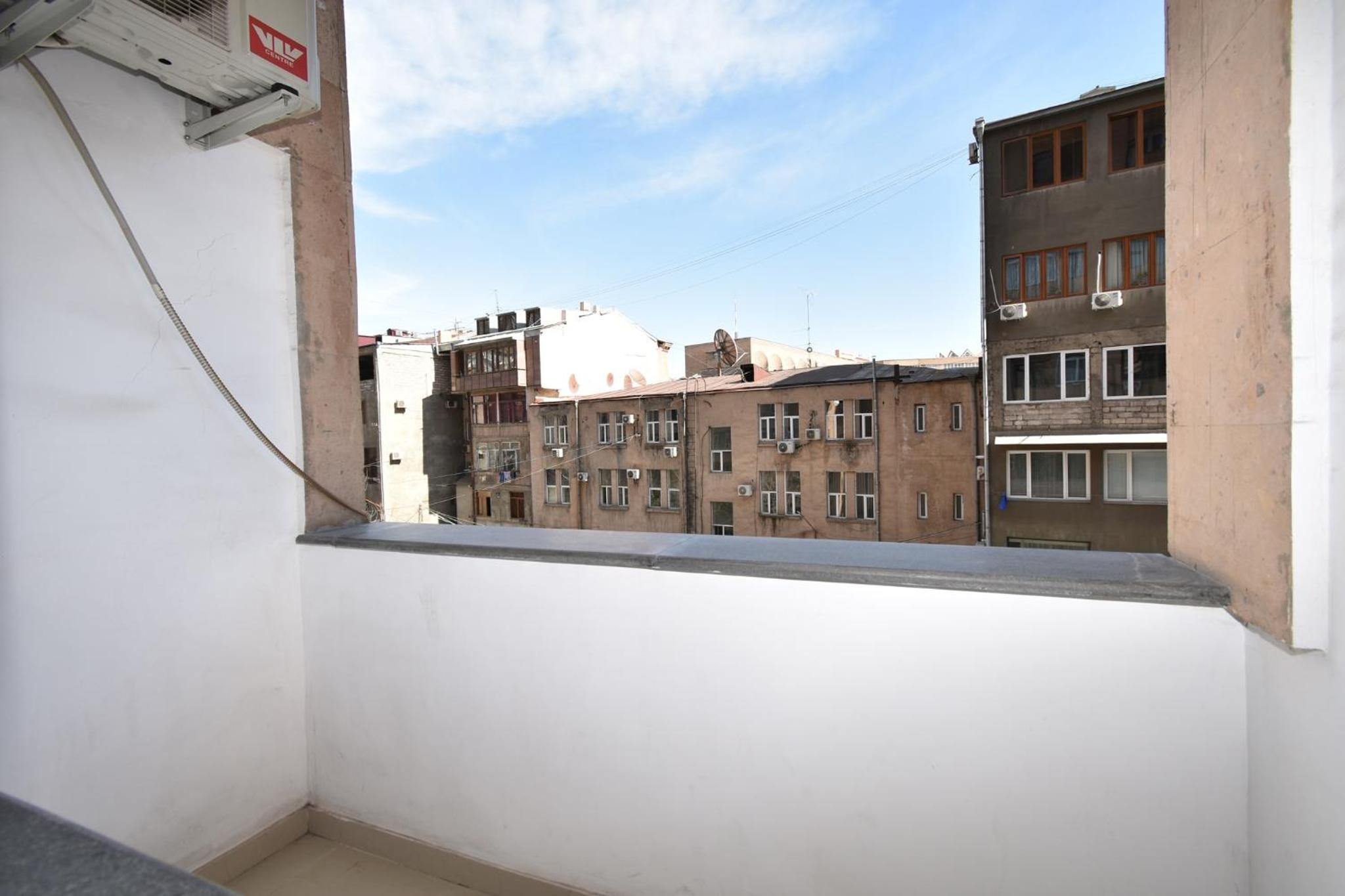 Modern 2 Bedrooms Apartment In The Heart Of Yerevan, Aram Street