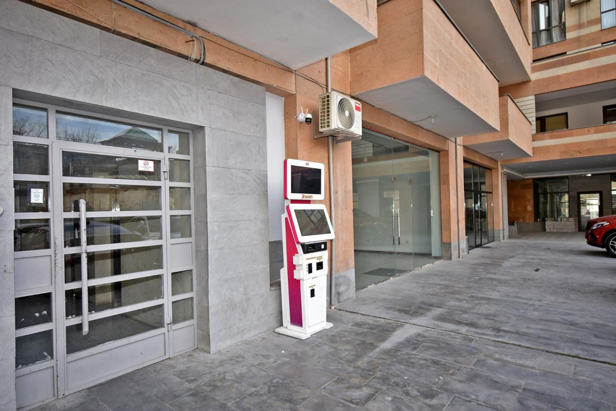 Modern 2 Bedrooms Apartment In The Heart Of Yerevan, Aram Street