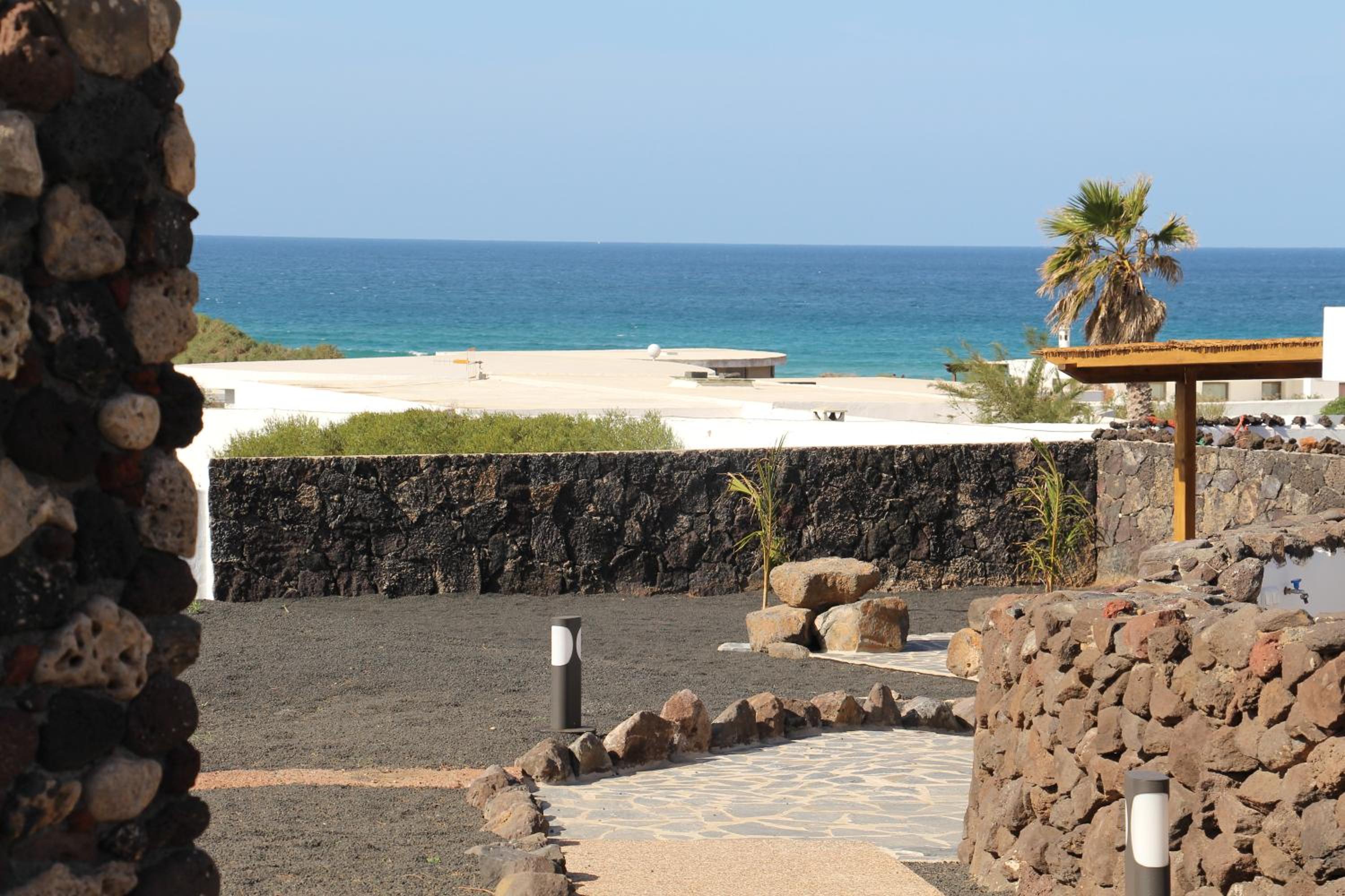 Daida´s Beach House - with hot whirlpool in Famara view 5