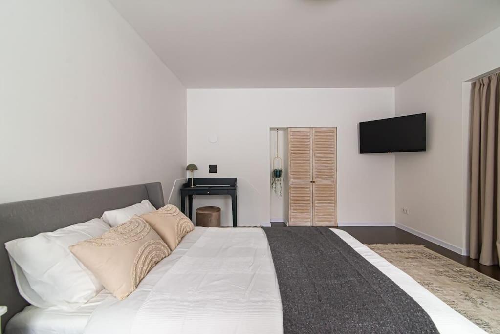 Stylish & Cozy Uzupis Apartment by URBAN RENT view 5