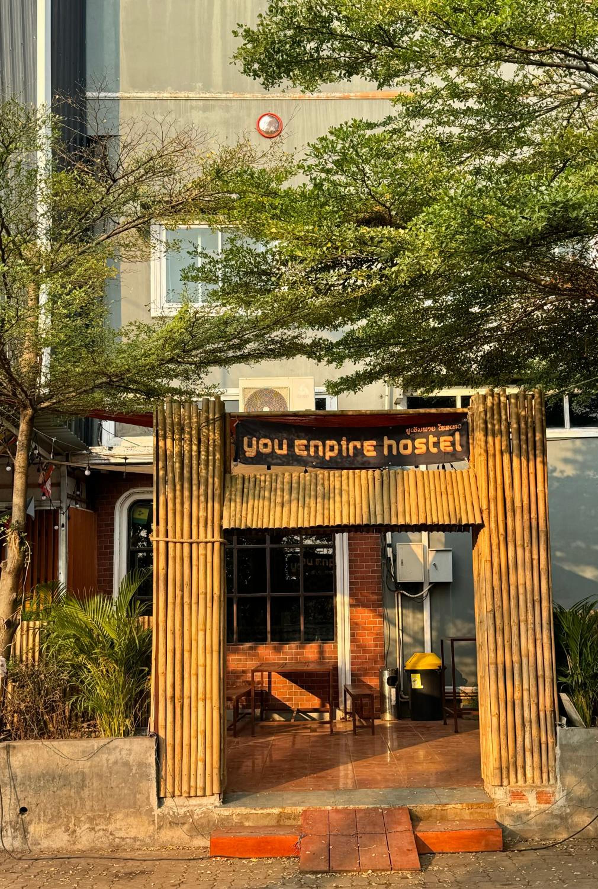 You Empire Hostel & Bar