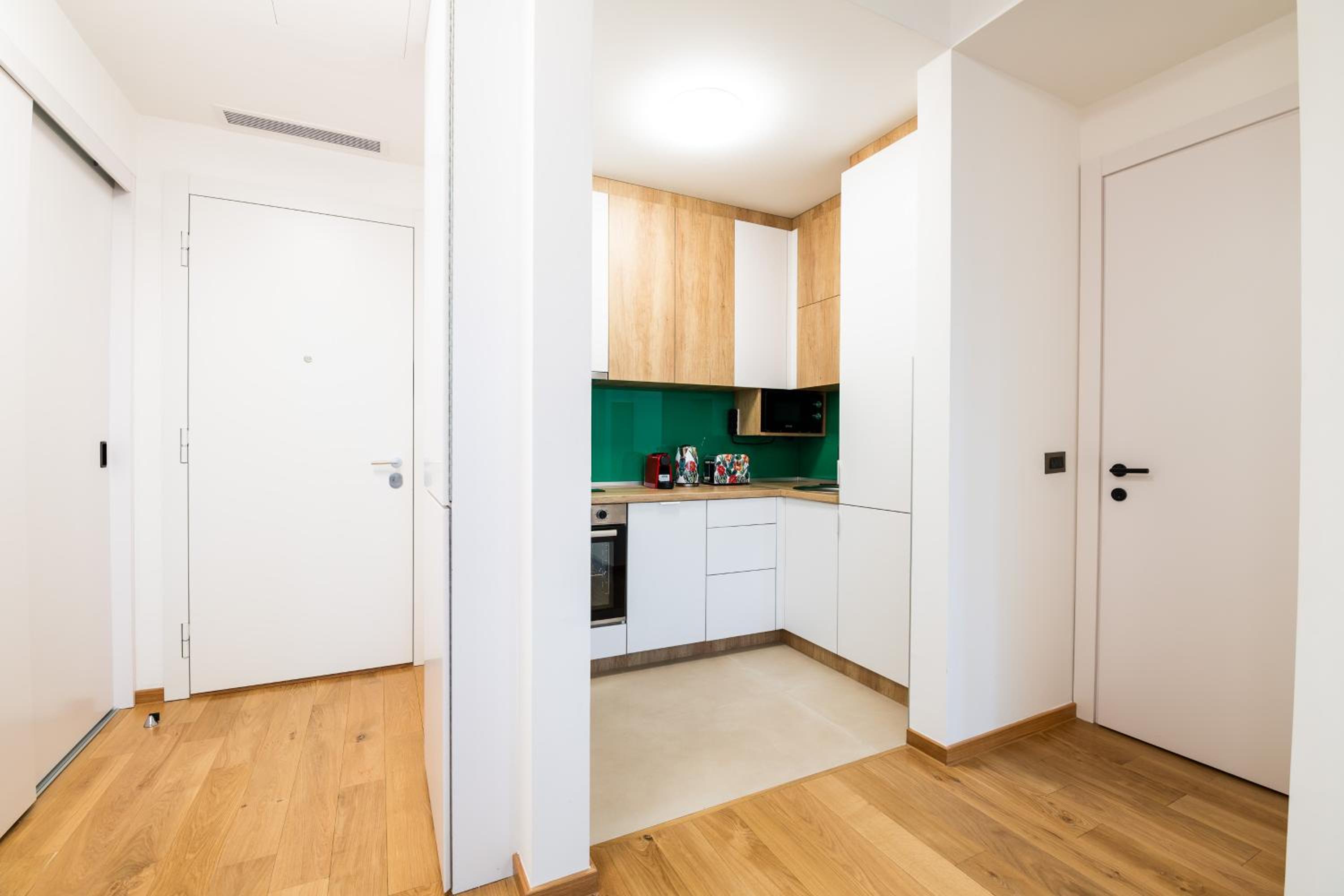 City Center Sunrise Apartment - Private Garage view 3