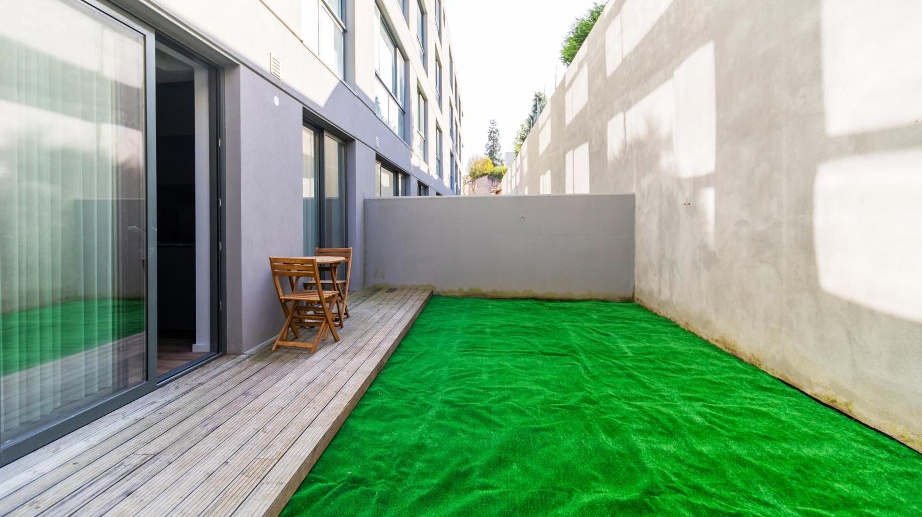 RUAH Apartments by LovelyStay