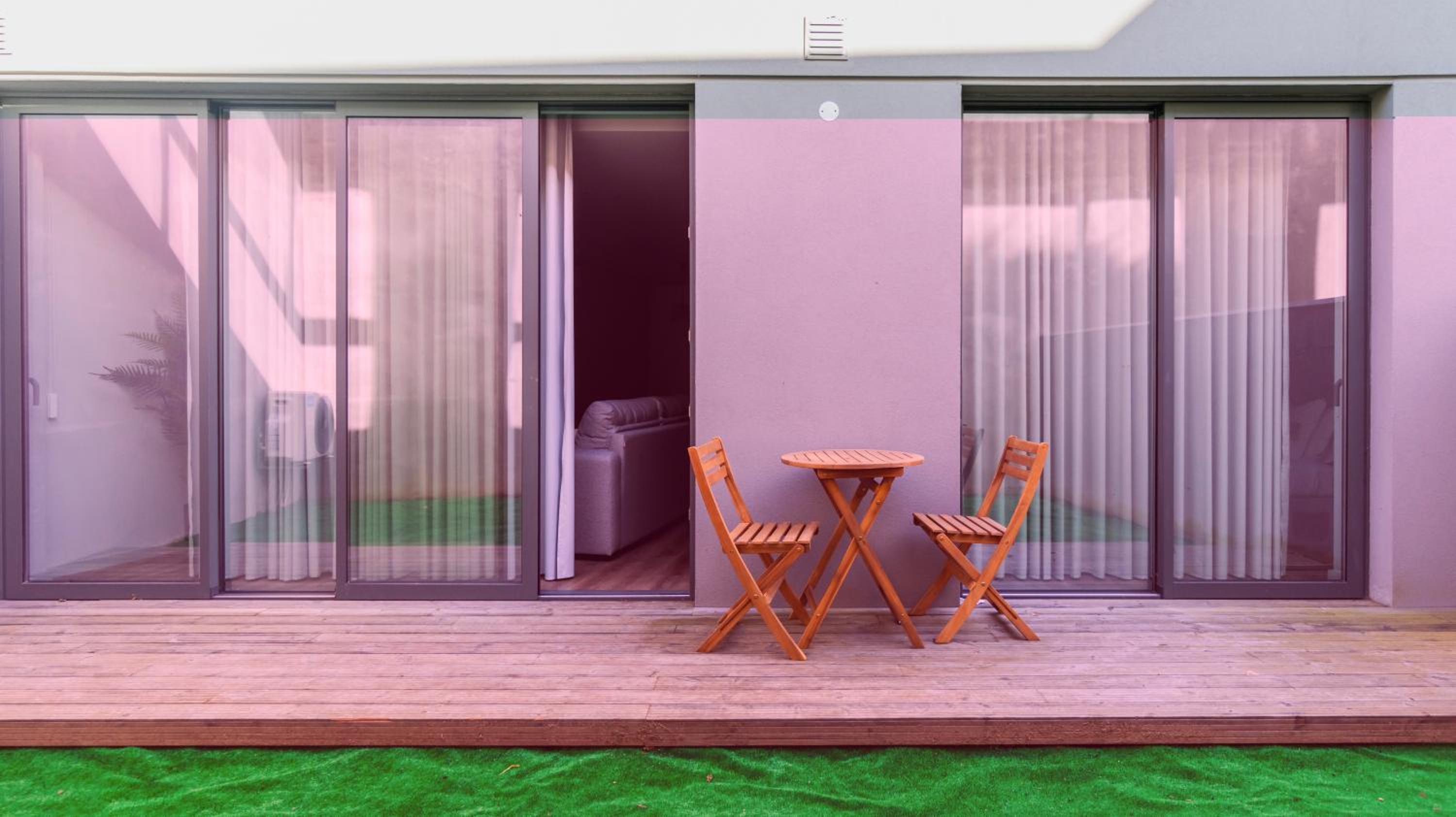 RUAH Apartments by LovelyStay