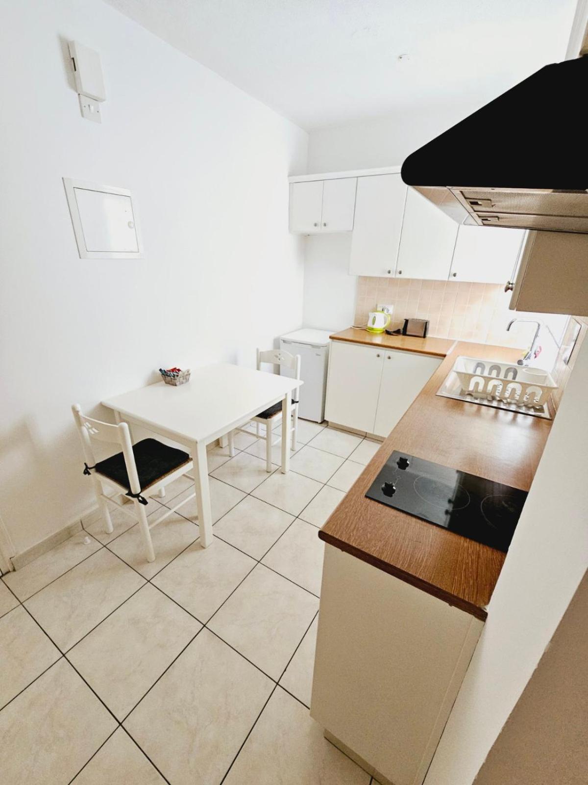 Stephanie City Apartments