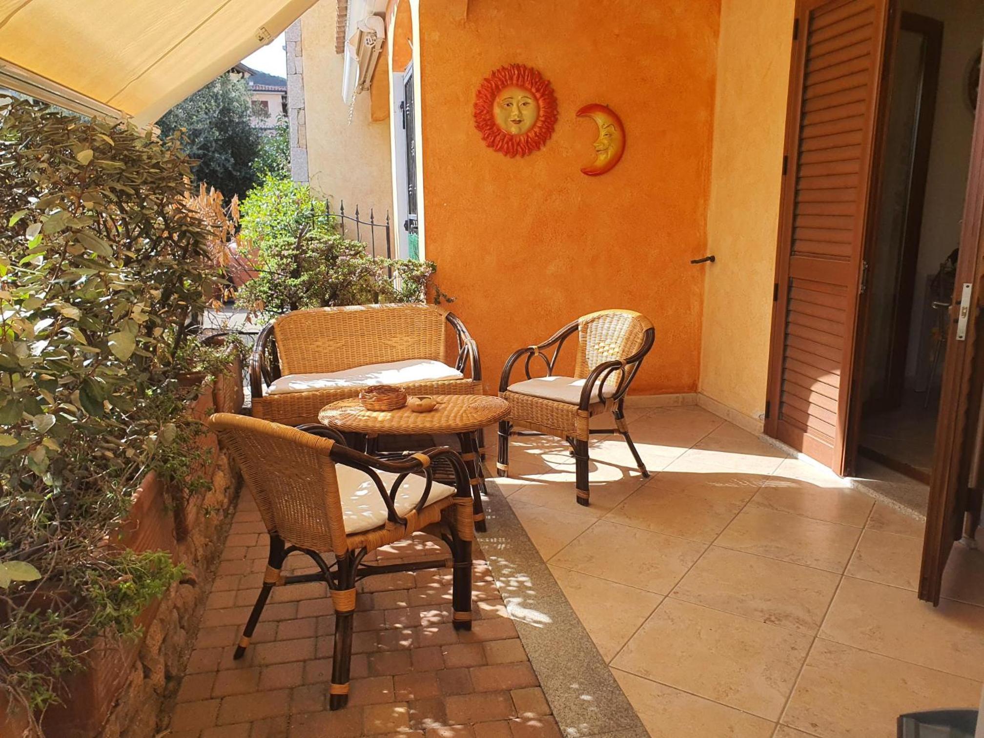 CARLA'SHOUSE photo 3