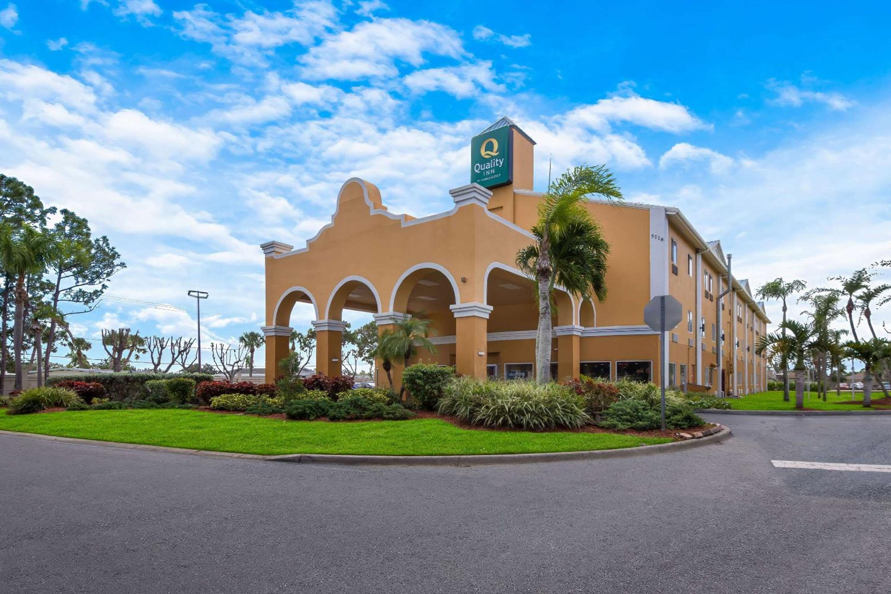 Quality Inn Sarasota I-75 - Property Image 9