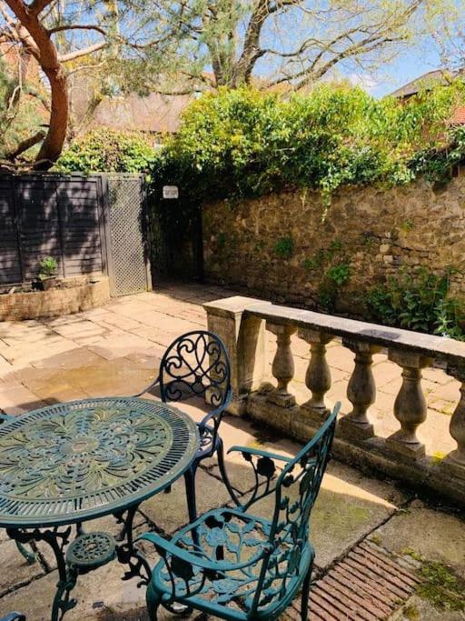 4 Bed 17th century Coach House view 4