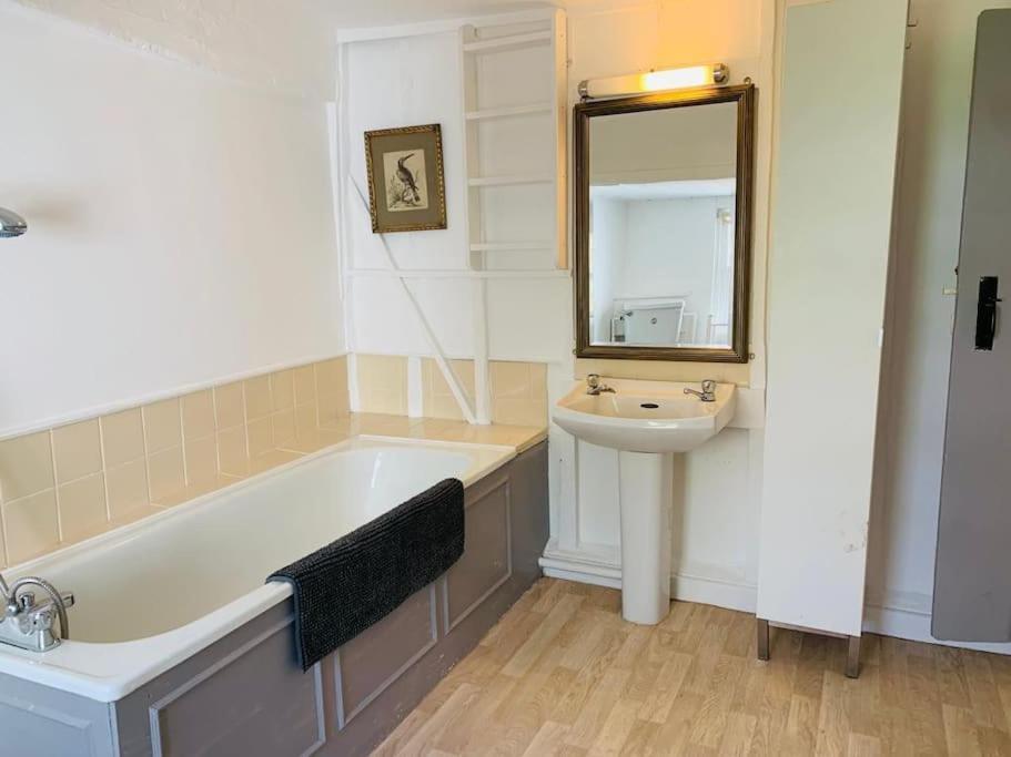 4 Bed 17th century Coach House view 5