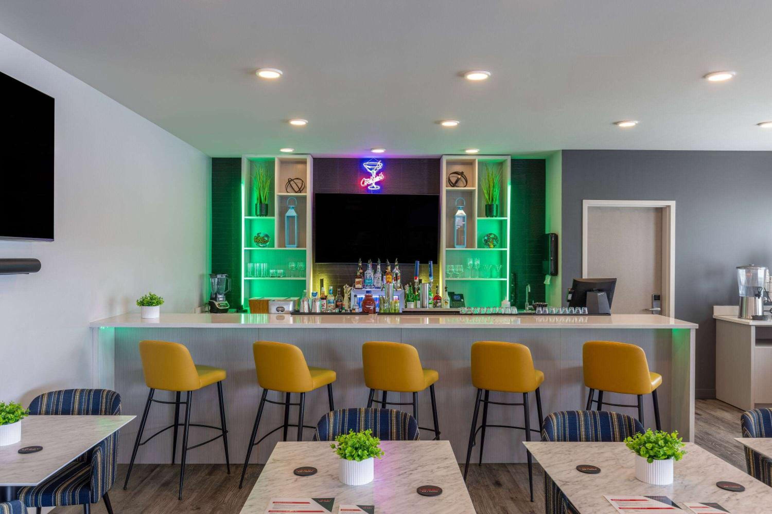 Microtel Inn  Suites Dorval QC - Property Image 4
