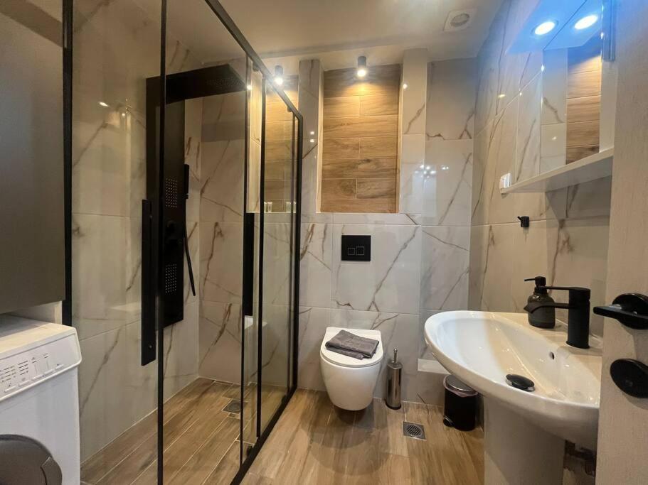 Ladadika Fine Living