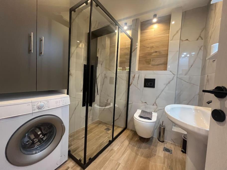 Ladadika Fine Living