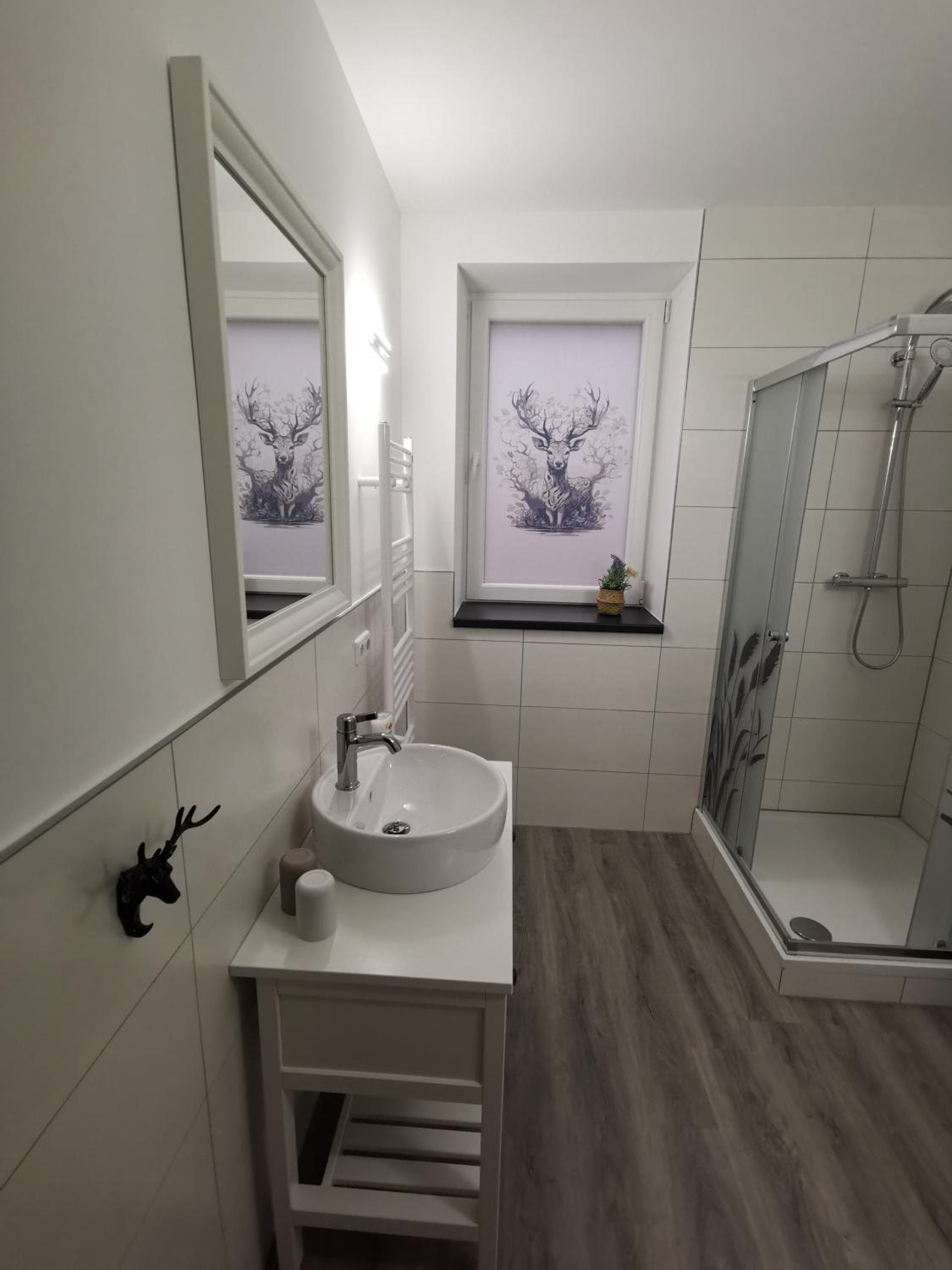 Airbnb, Doppelzimmer, direkt an der A2 & A14, 24 Stunden Check-In, Parkplatz, ruhig