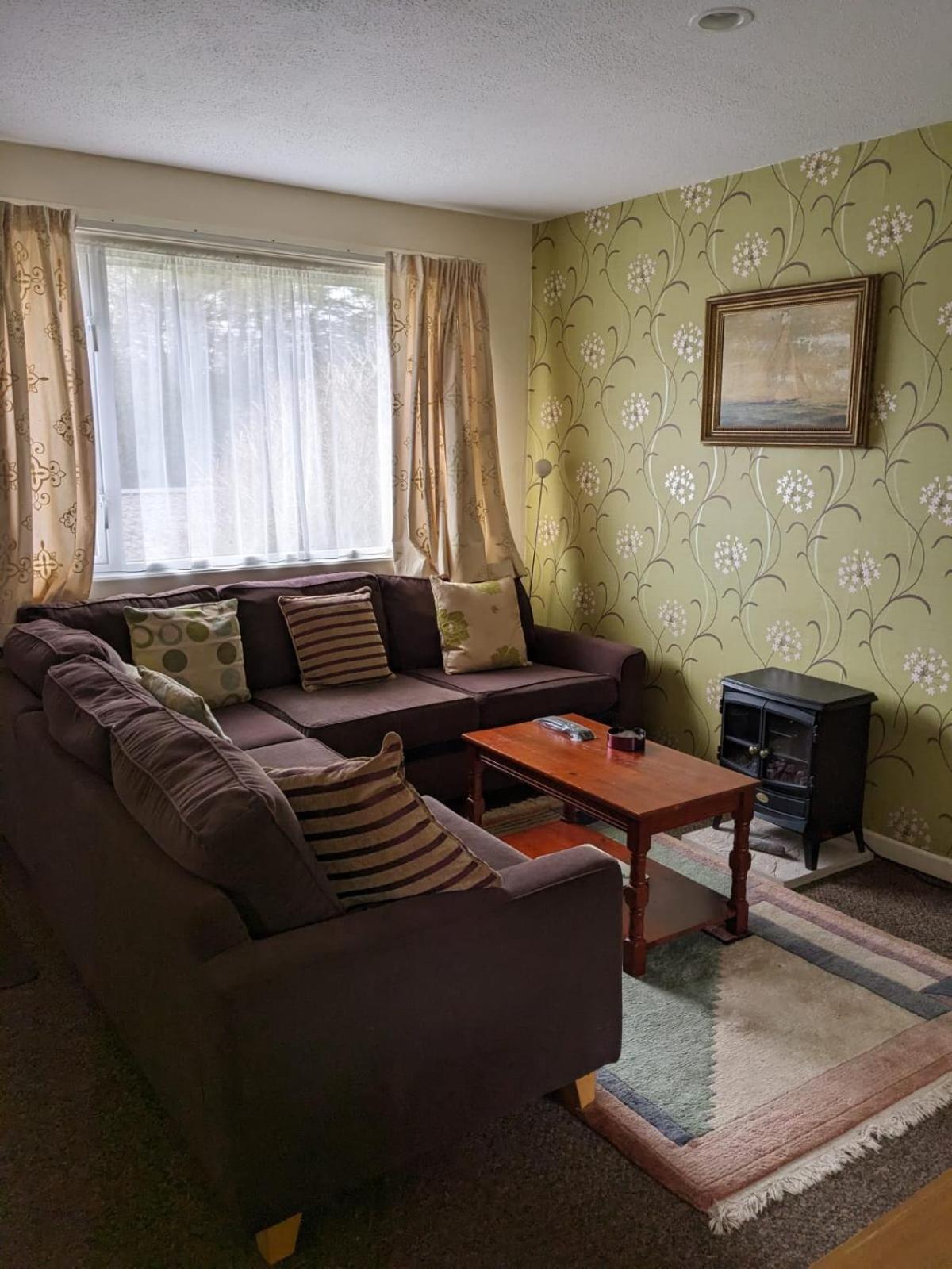 Cosy Cornish Chalet near coast view 3