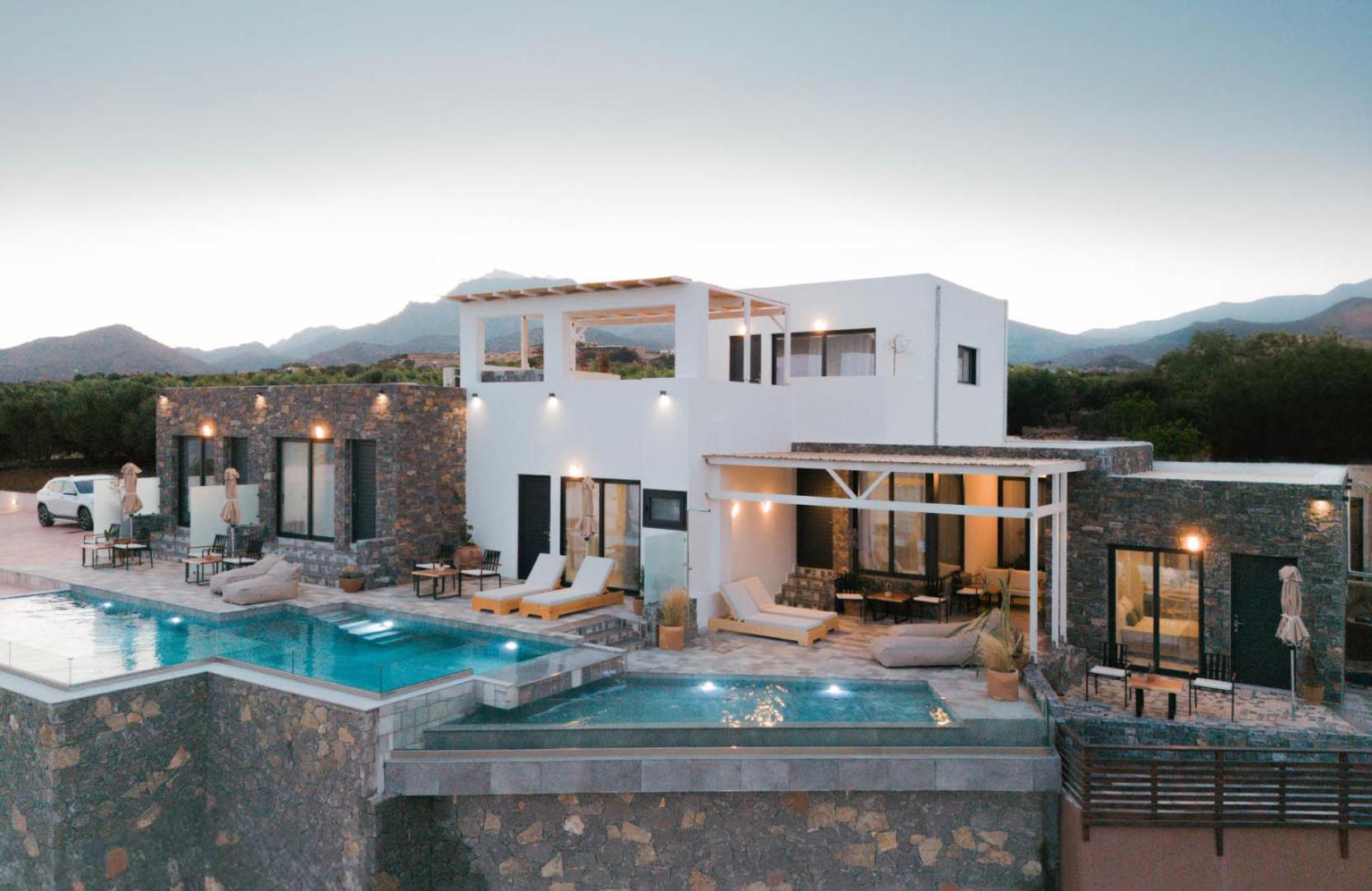 Plakakia Luxury Apartments