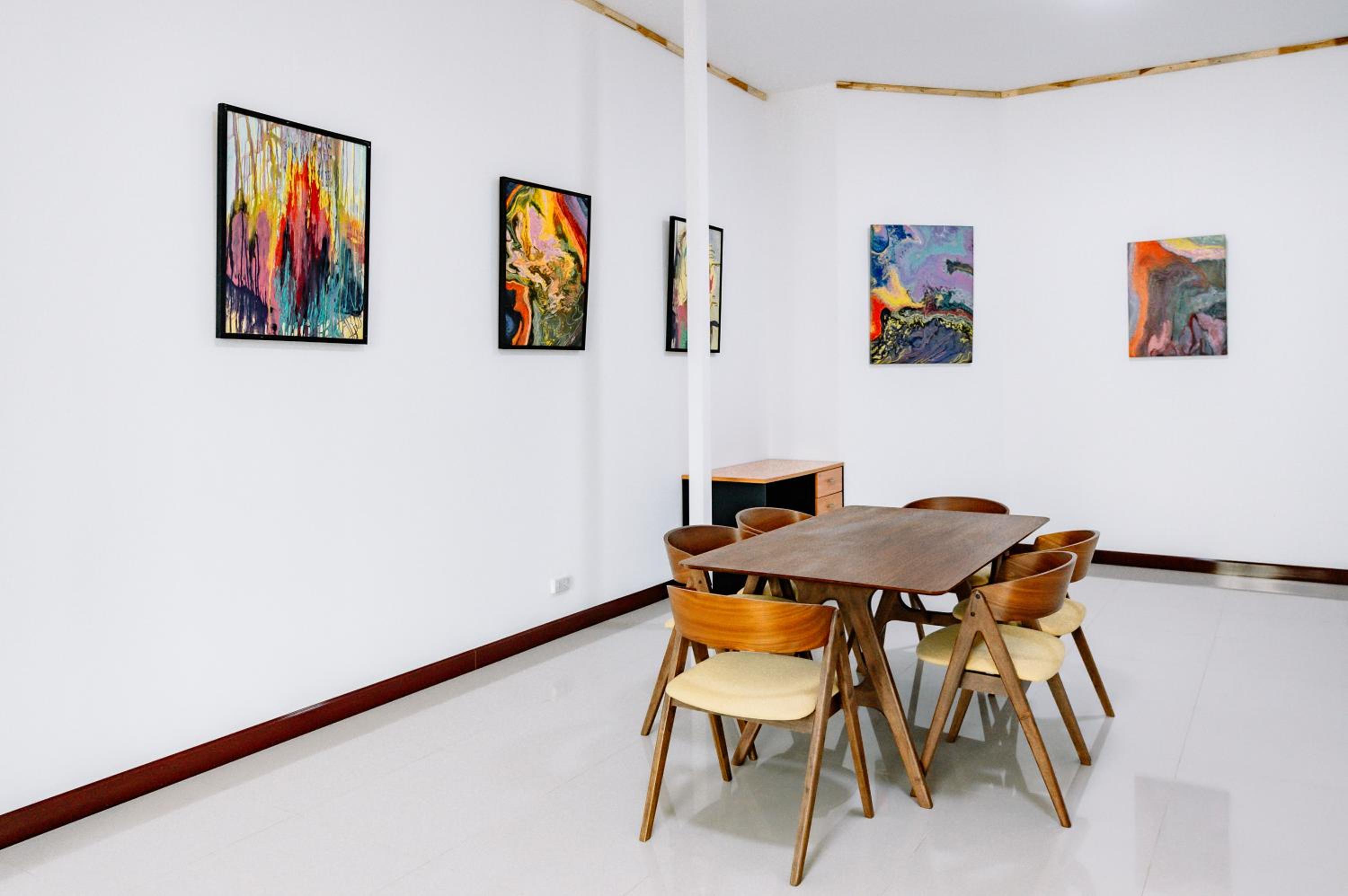 Red B Hostel, Cafe and Bar