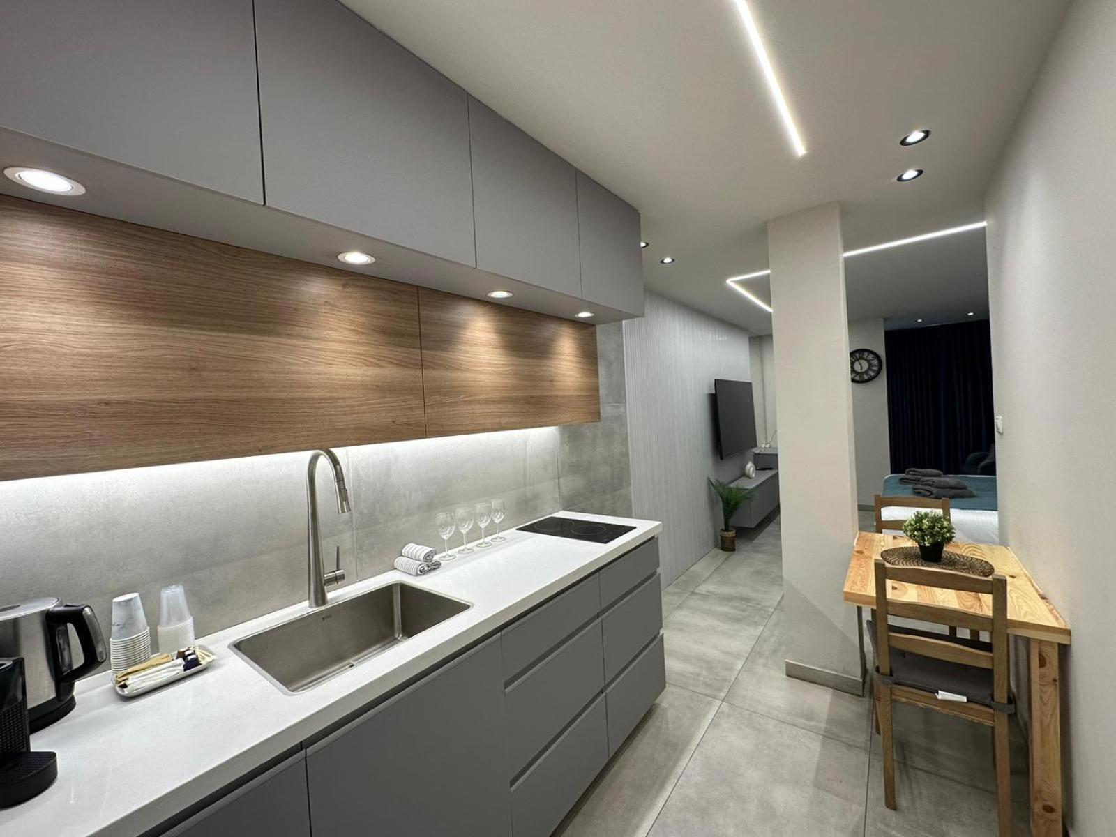 Mamilla Brilliant Emerald 2 view 4