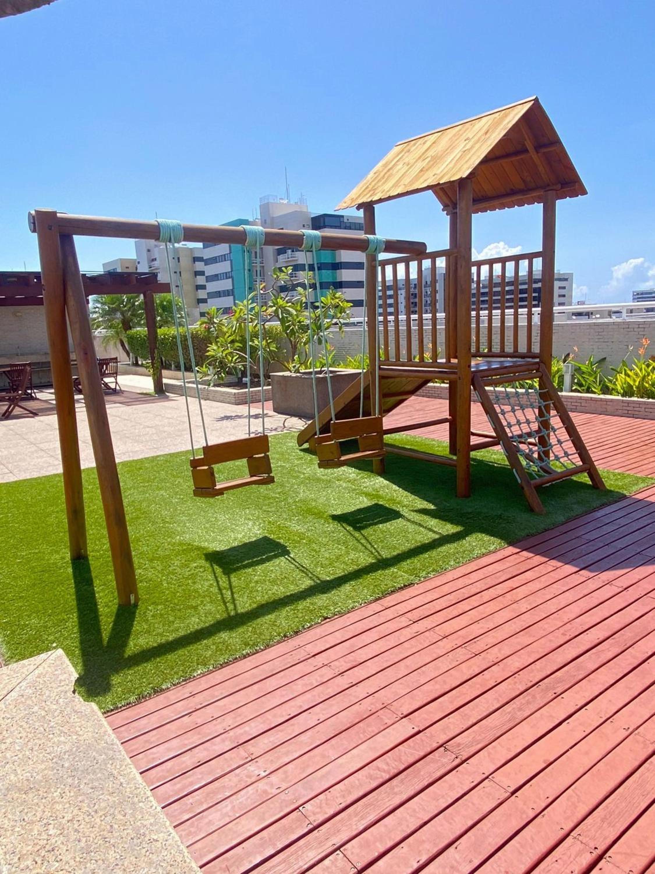 Apto em Zona Nobre à Beira-mar com Piscina, Ar Condicionado, Garagem GRÁTIS