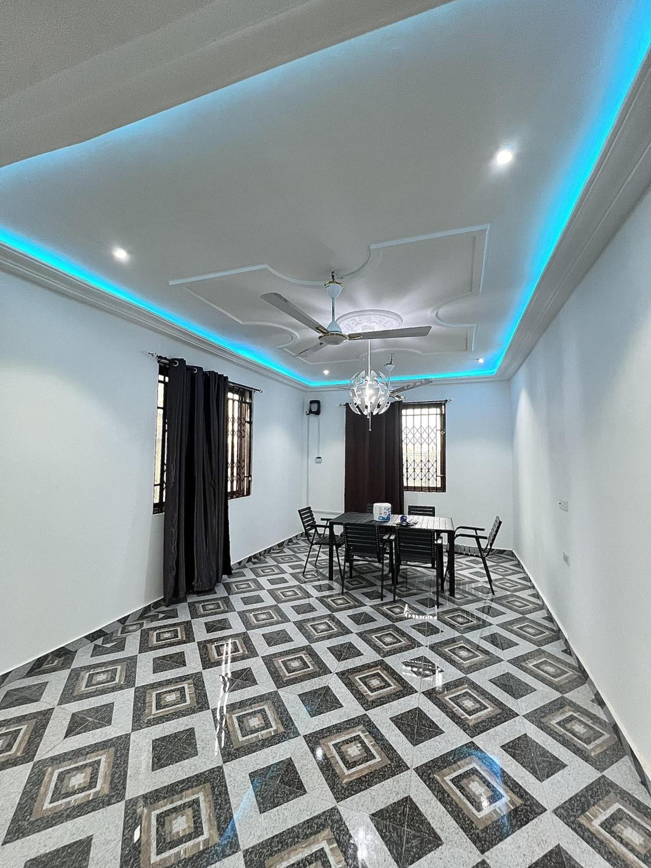 5 Bedroom House Sleeps 12 -Balcony -Hired security view 3